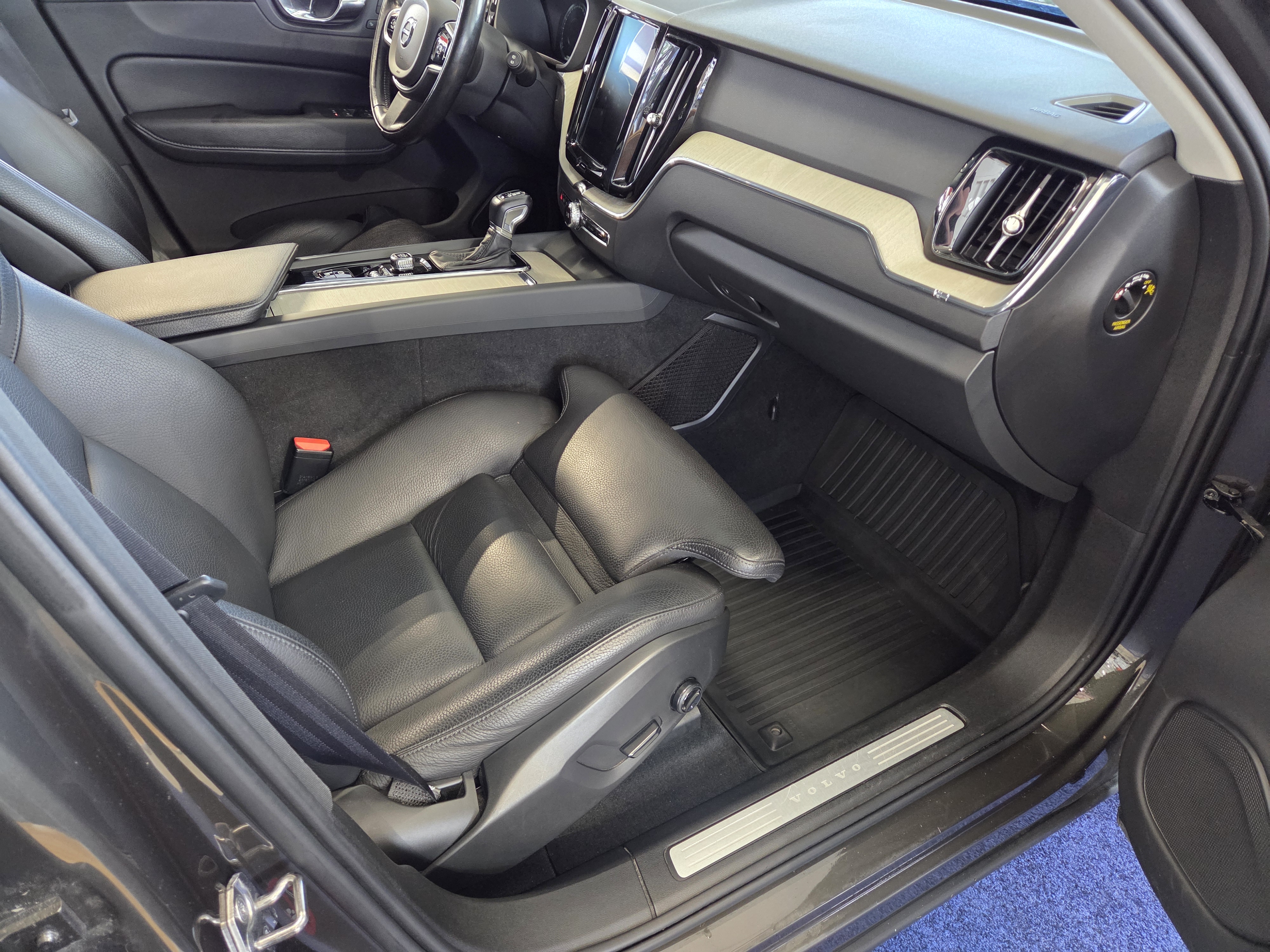 VOLVO XC60 2018