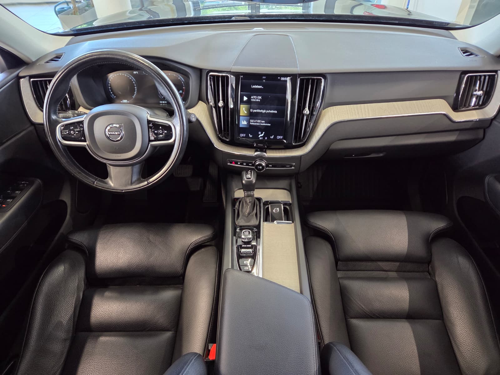 VOLVO XC60 2018