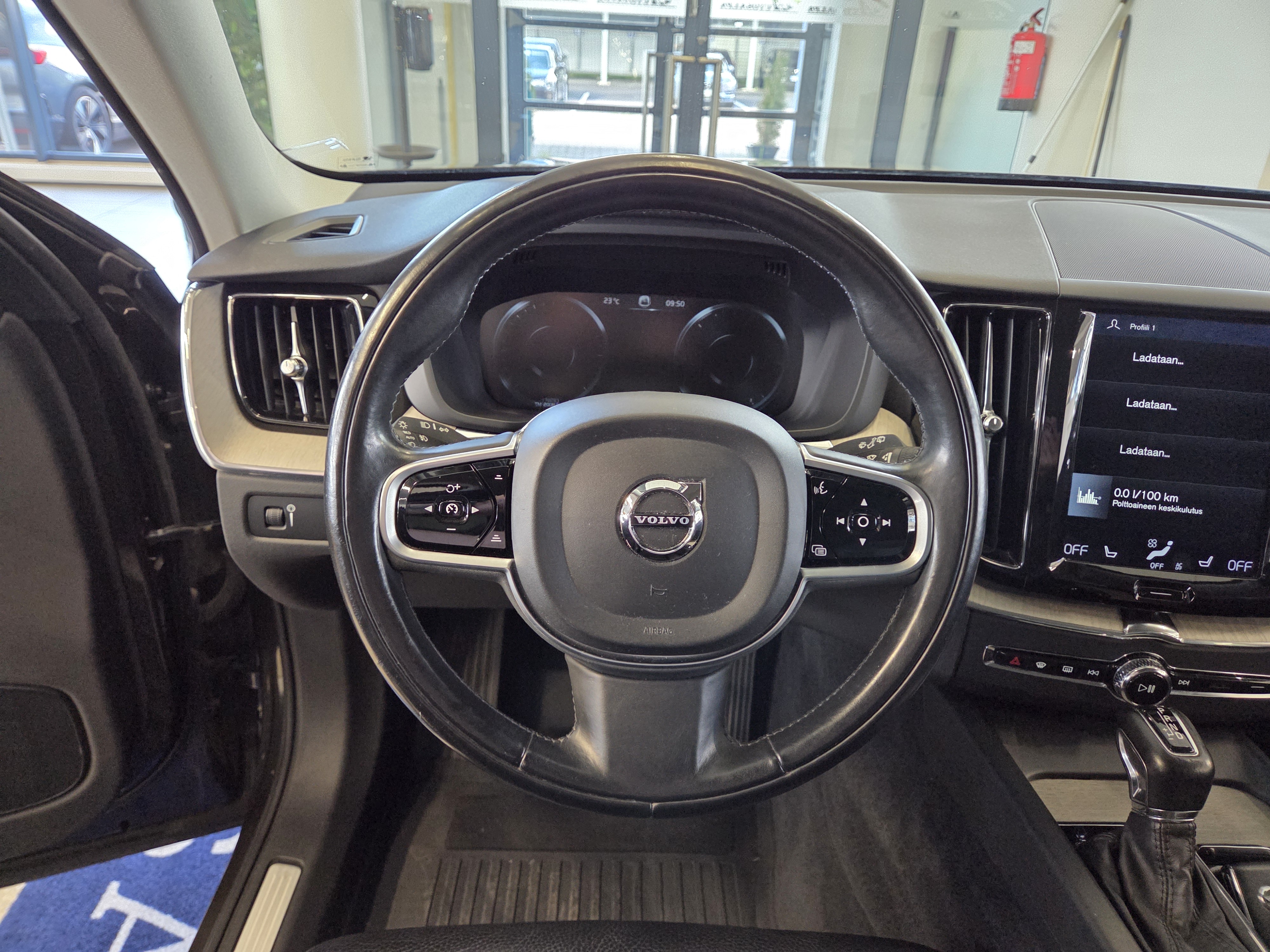 VOLVO XC60 2018