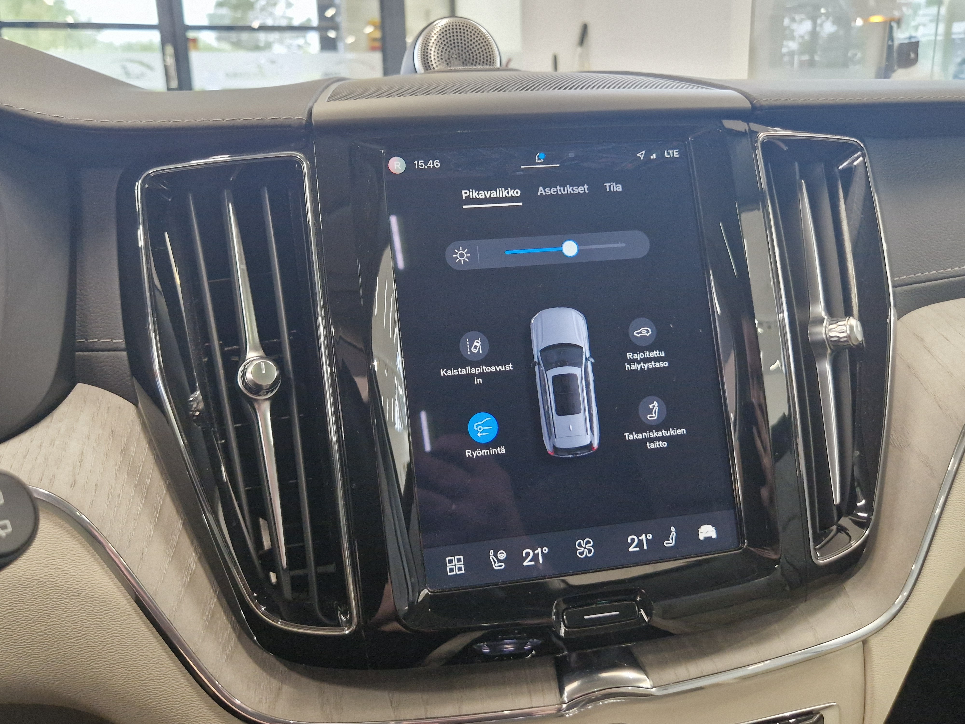 VOLVO XC60 2024