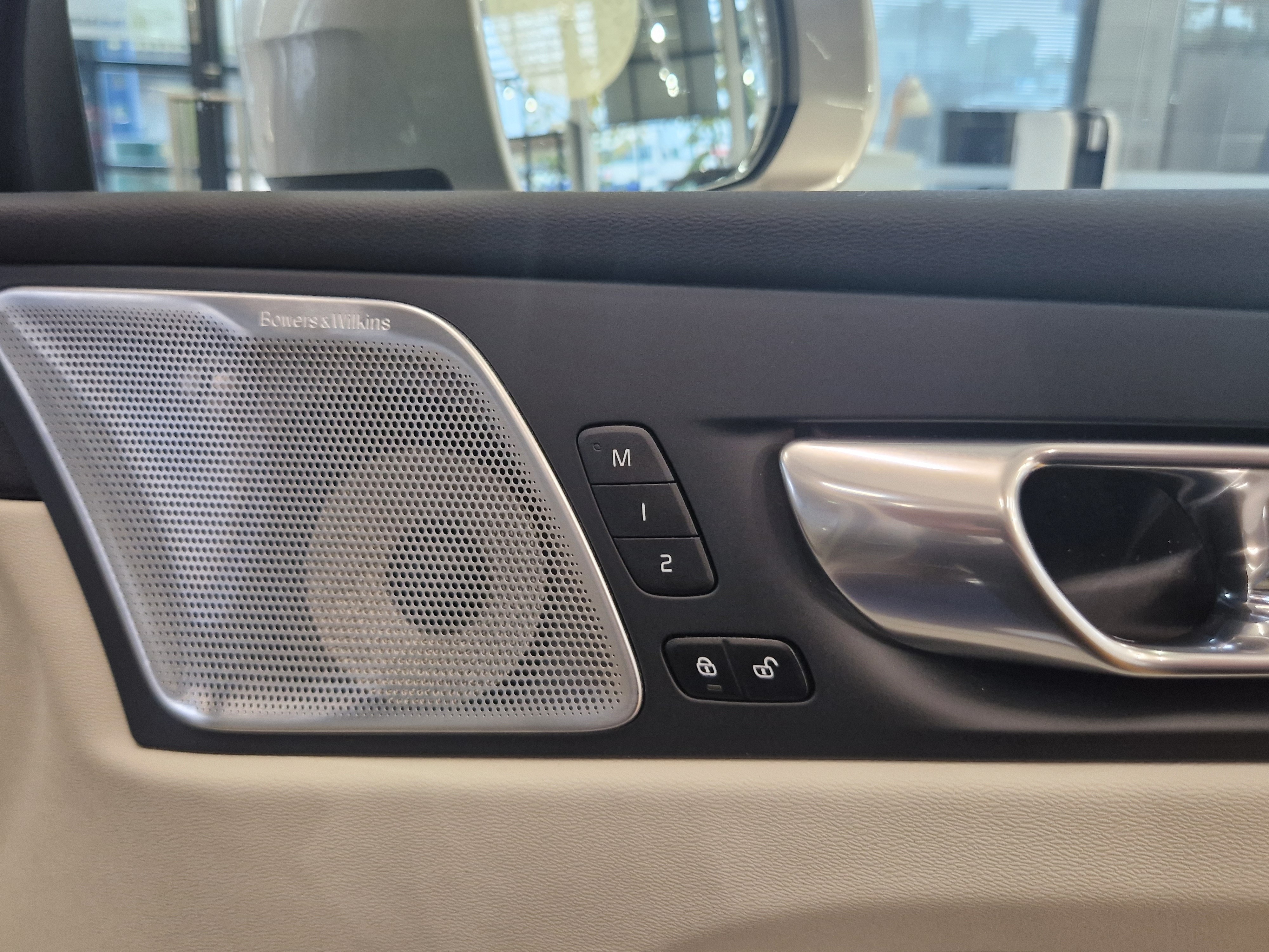 VOLVO XC60 2024
