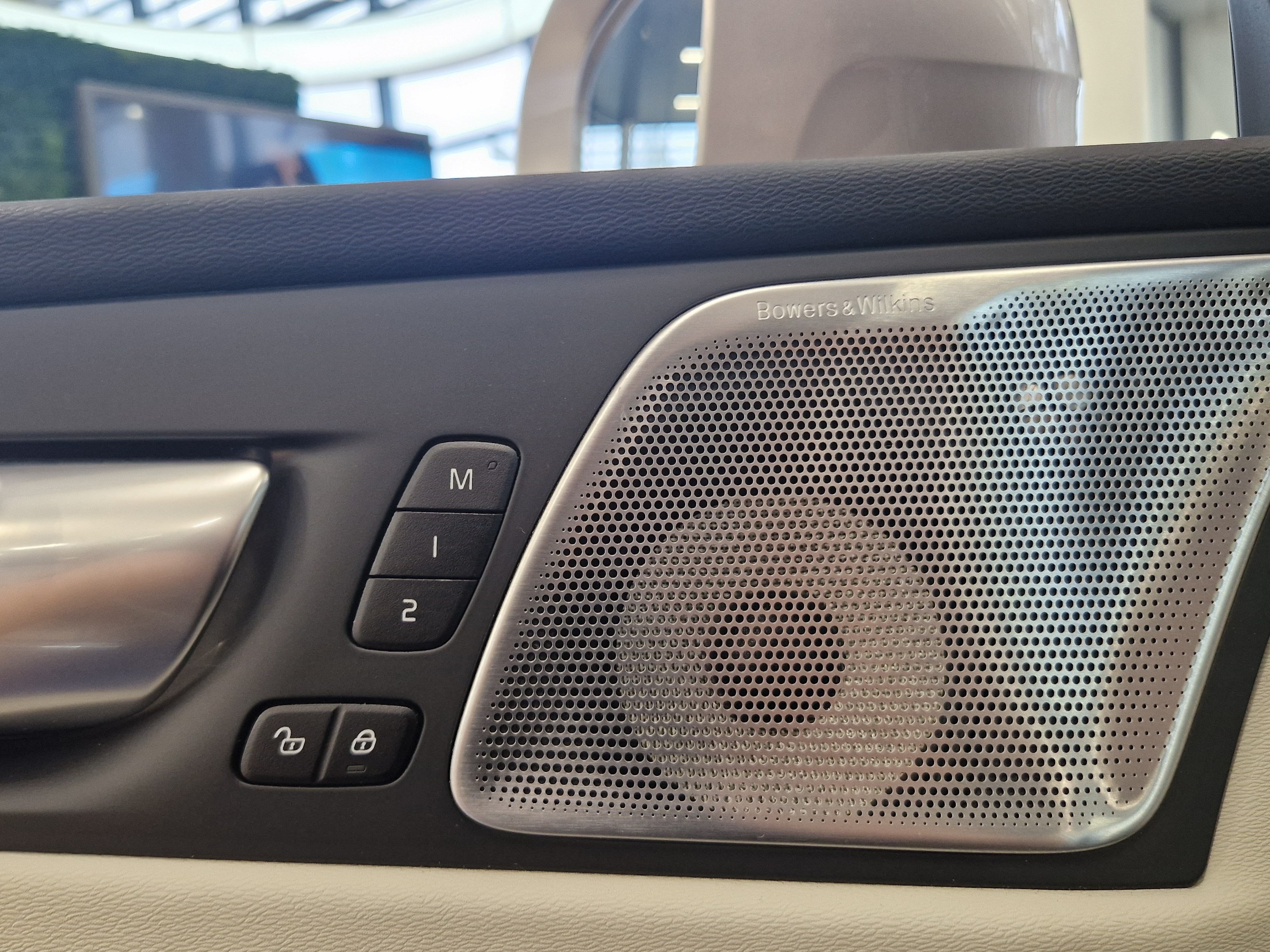 VOLVO XC60 2024