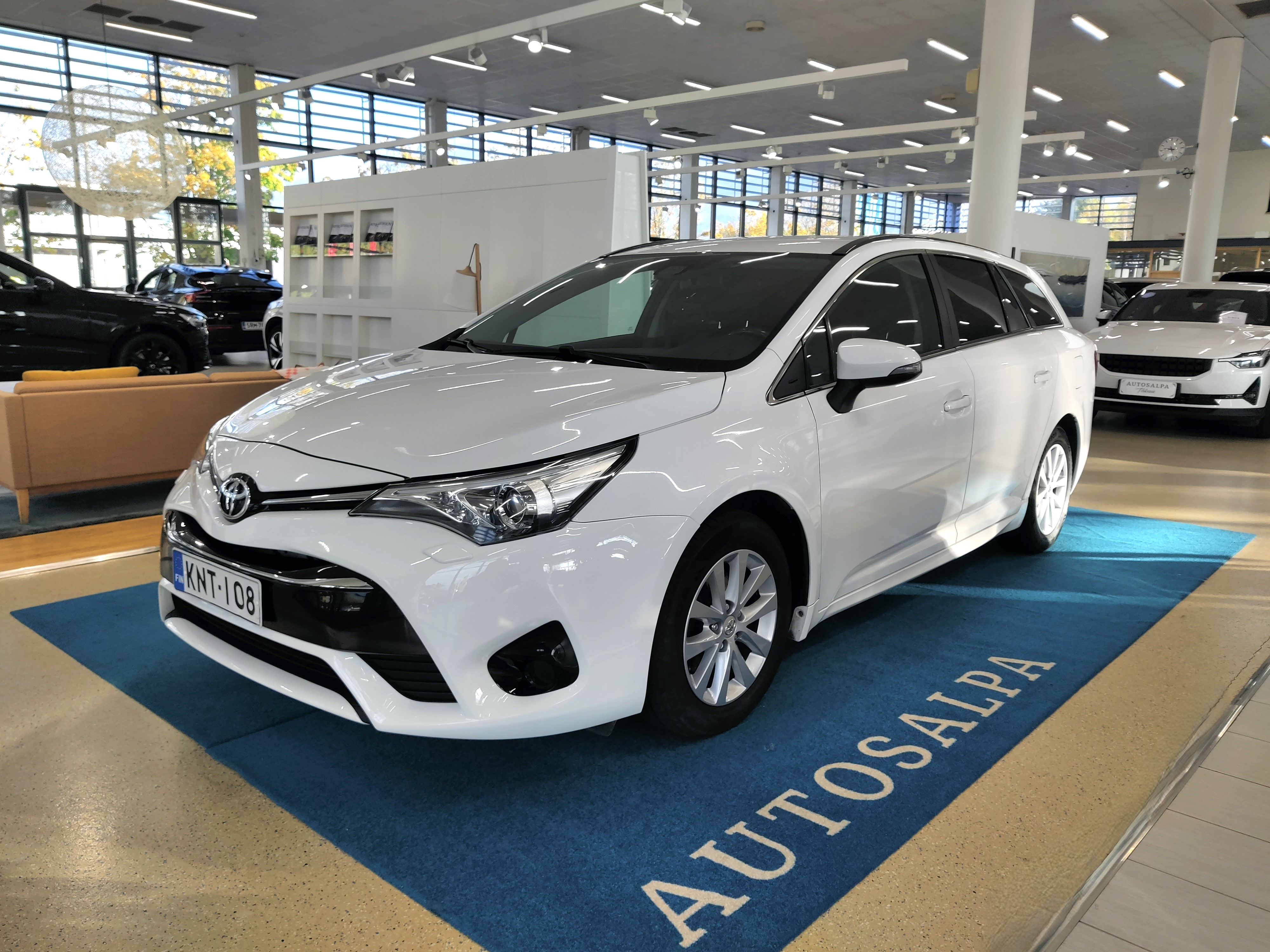 TOYOTA Avensis 2016