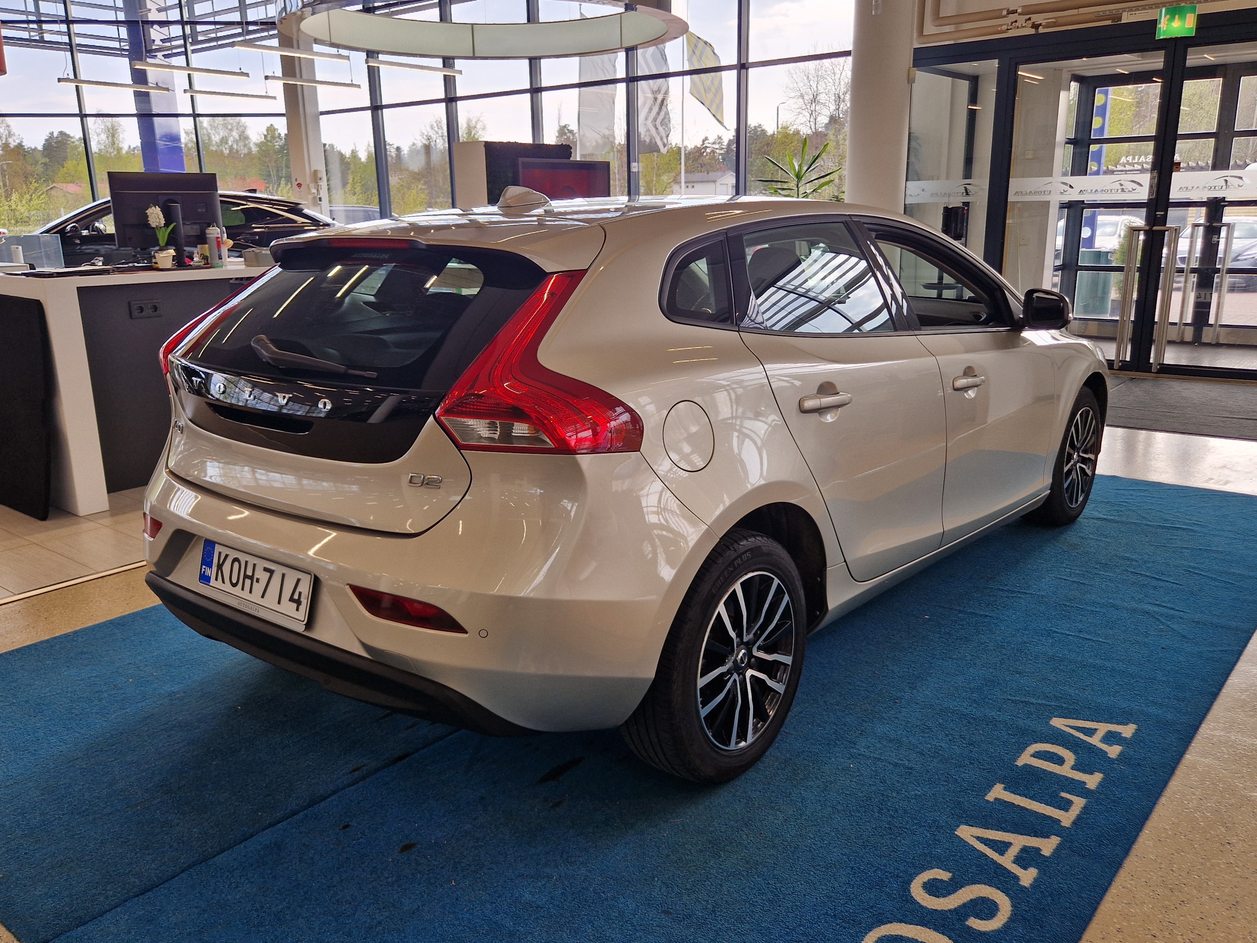 VOLVO V40 2017