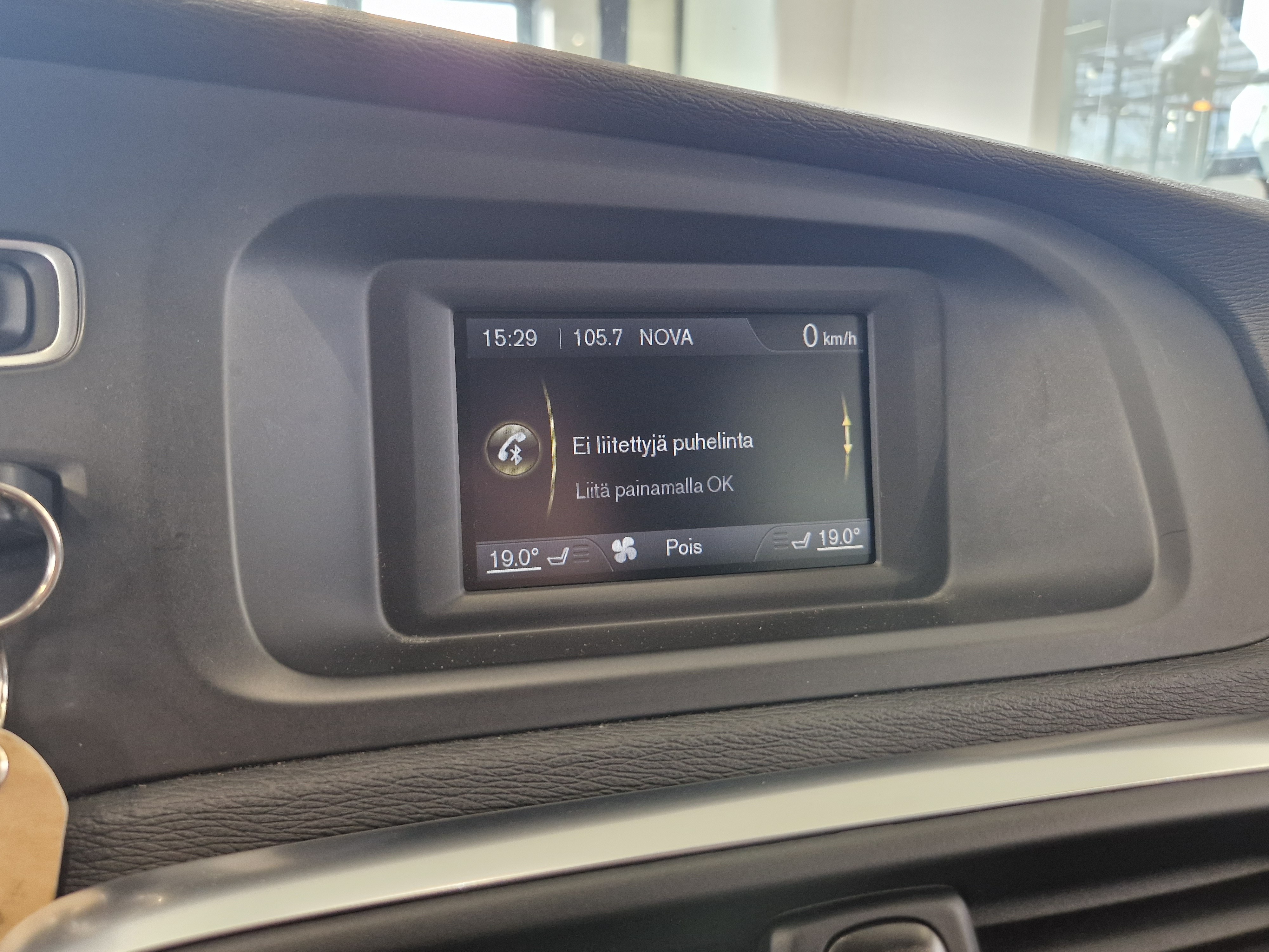VOLVO V40 2017