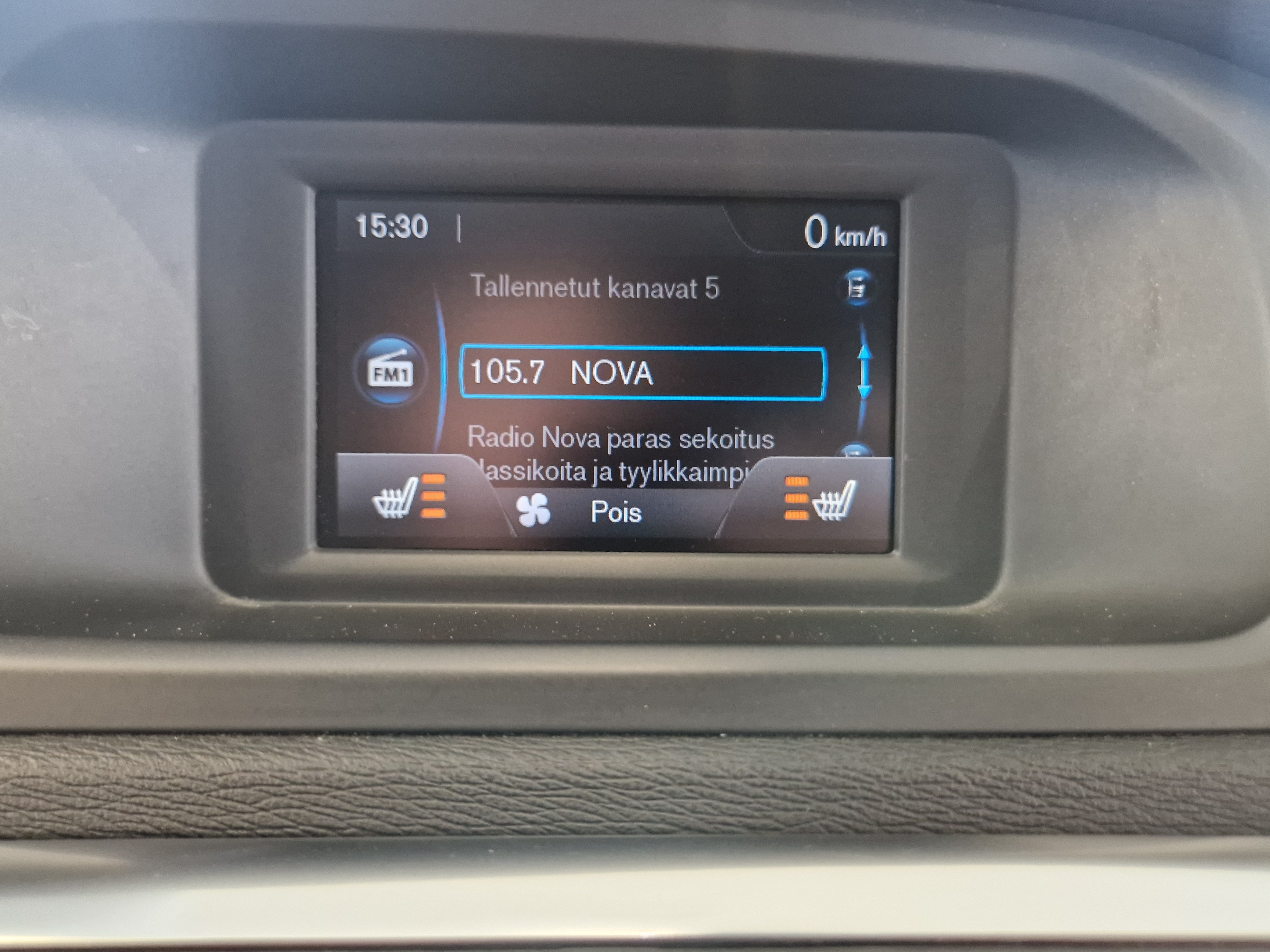 VOLVO V40 2017