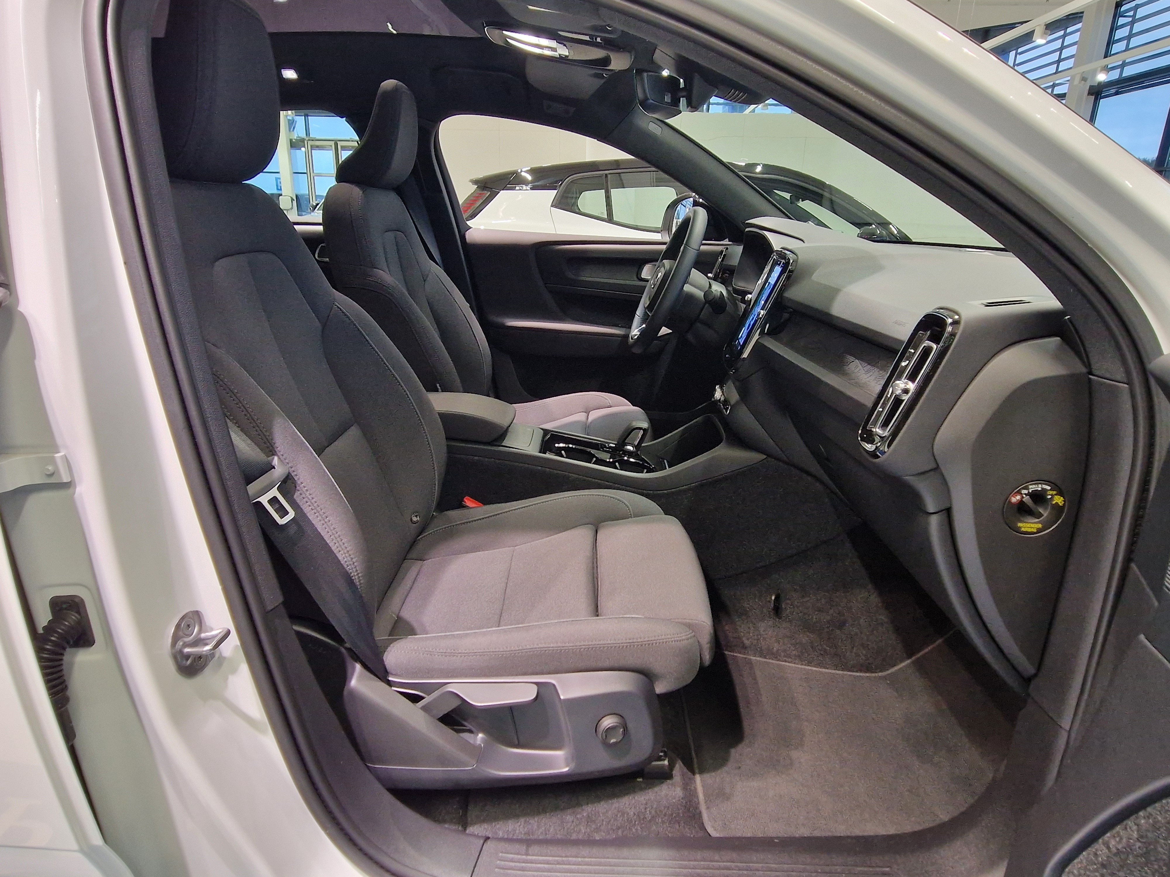 VOLVO C40 2023