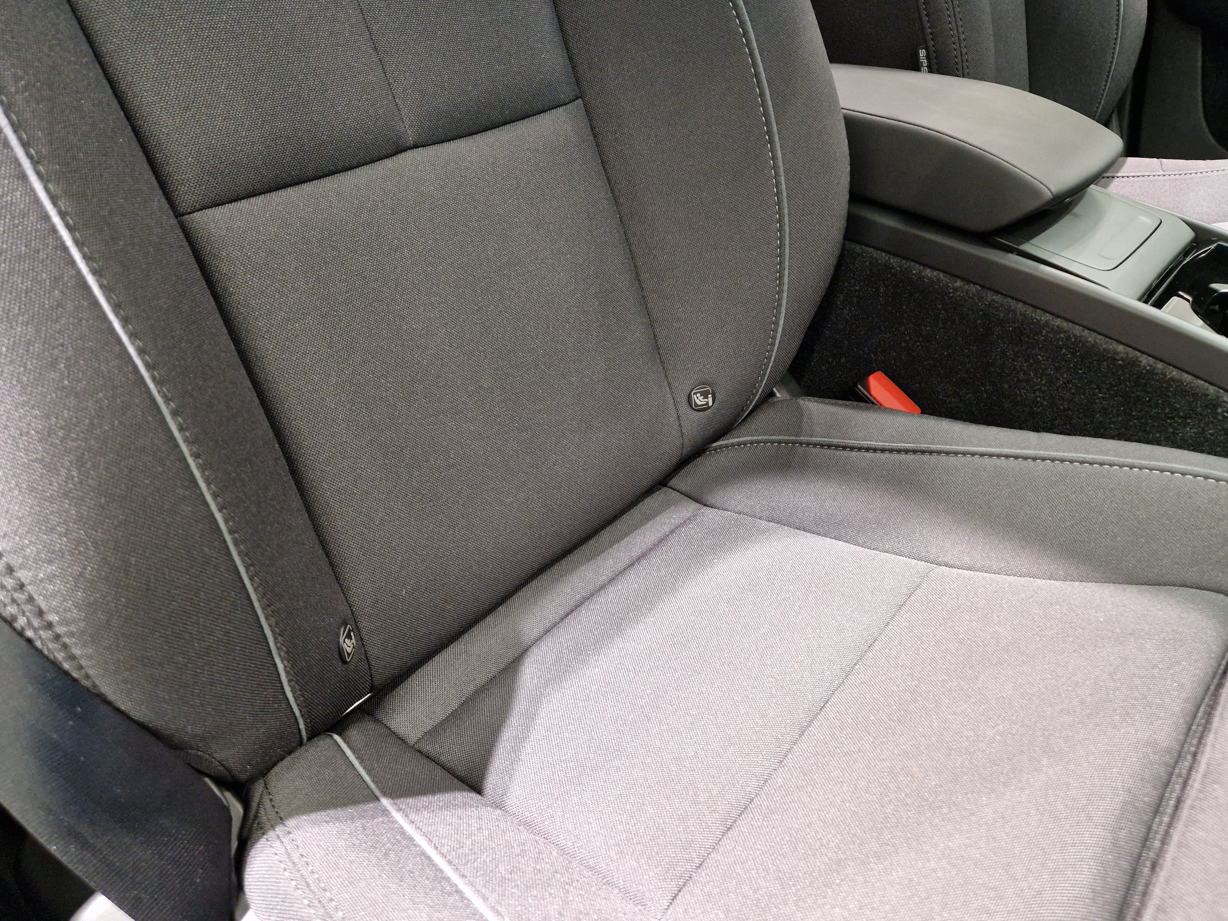 VOLVO C40 2023