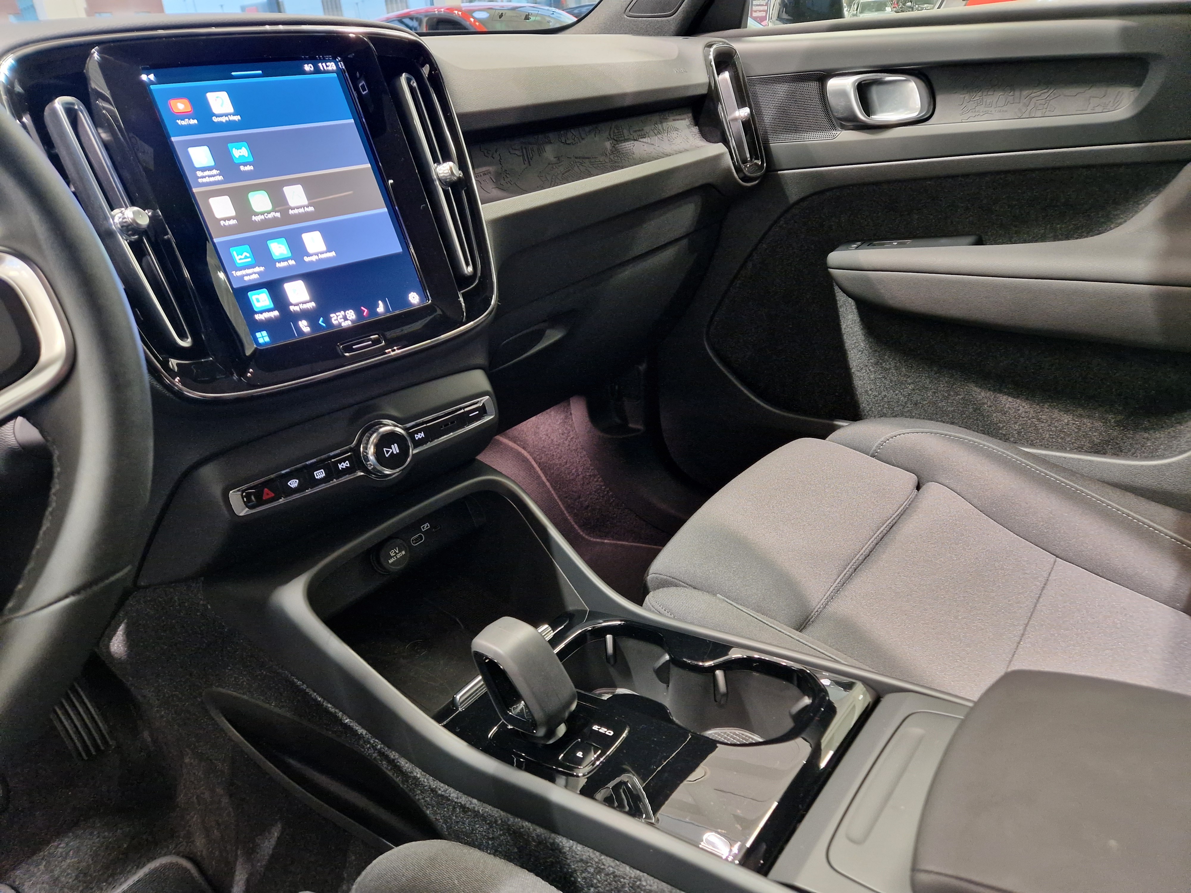 VOLVO C40 2023