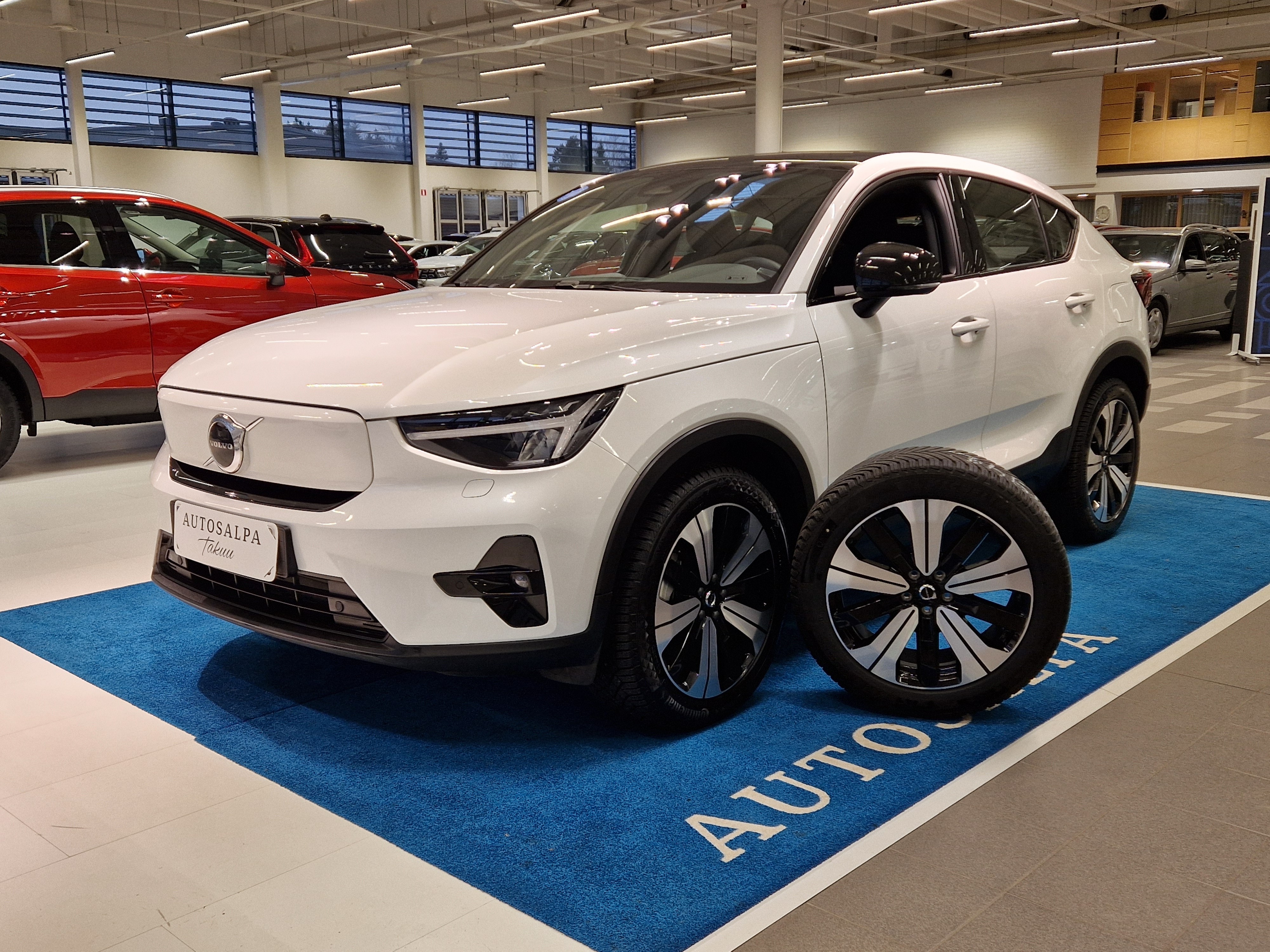 VOLVO C40 2023