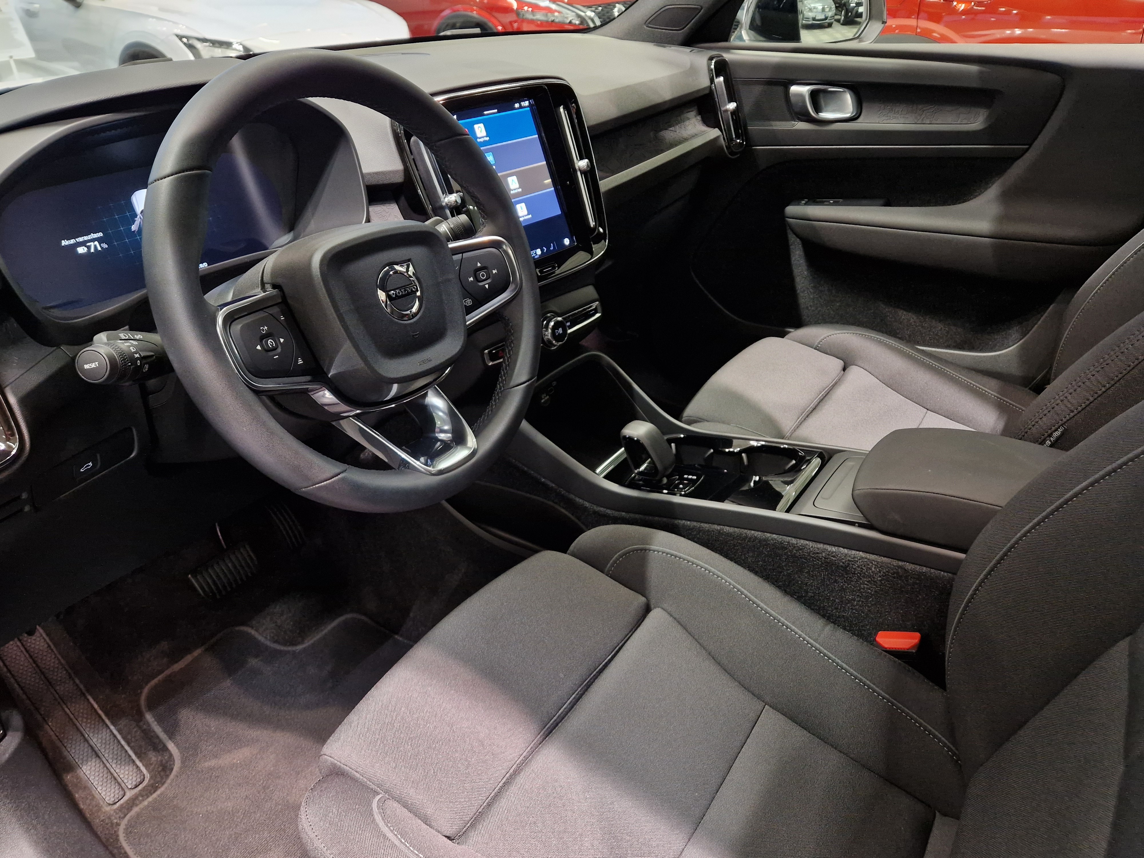 VOLVO C40 2023