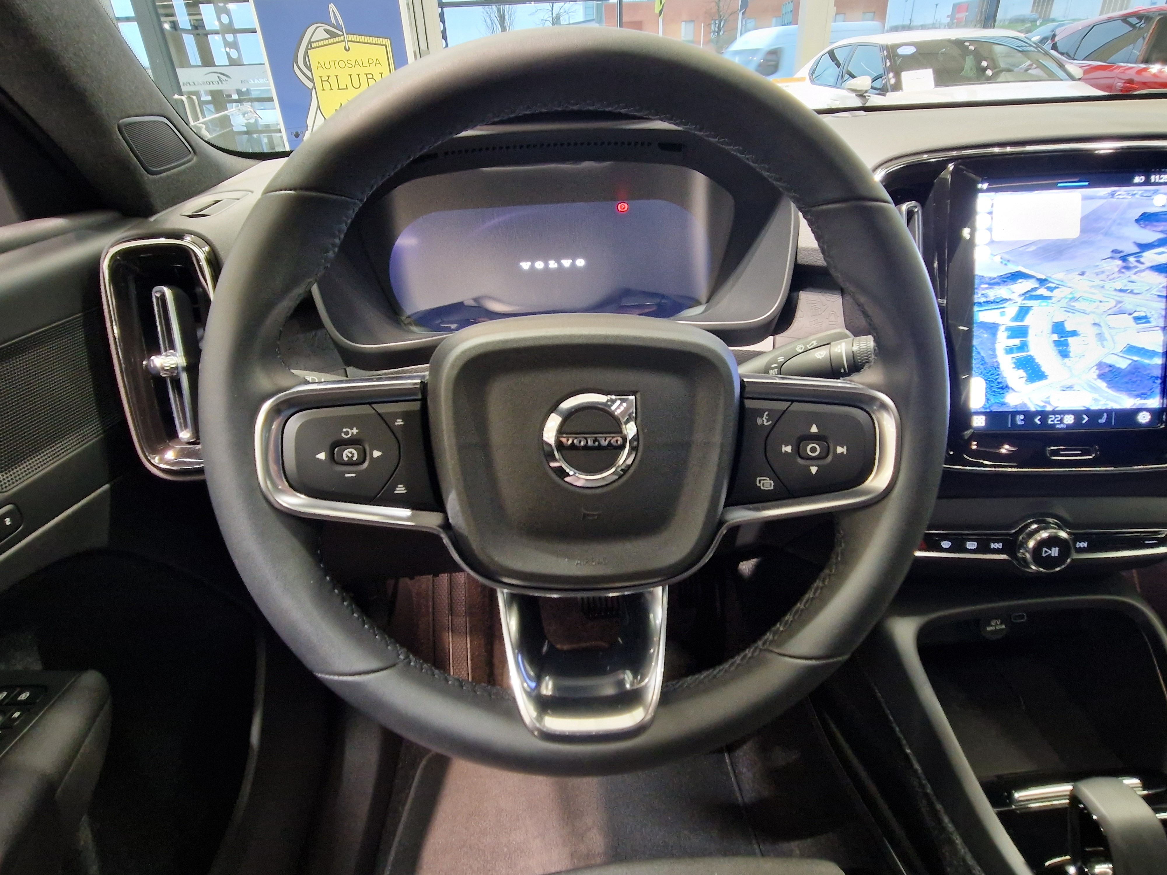 VOLVO C40 2023