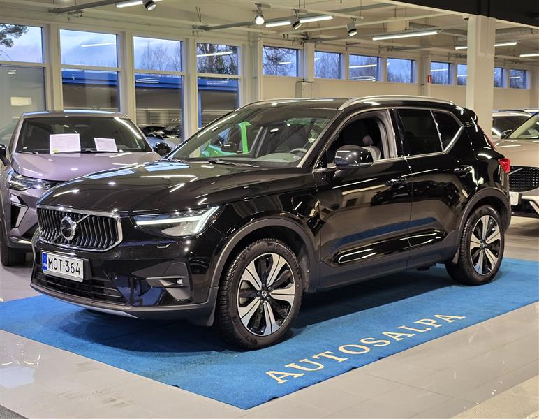 VOLVO XC40 2023