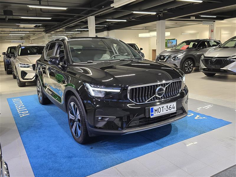 VOLVO XC40 2023