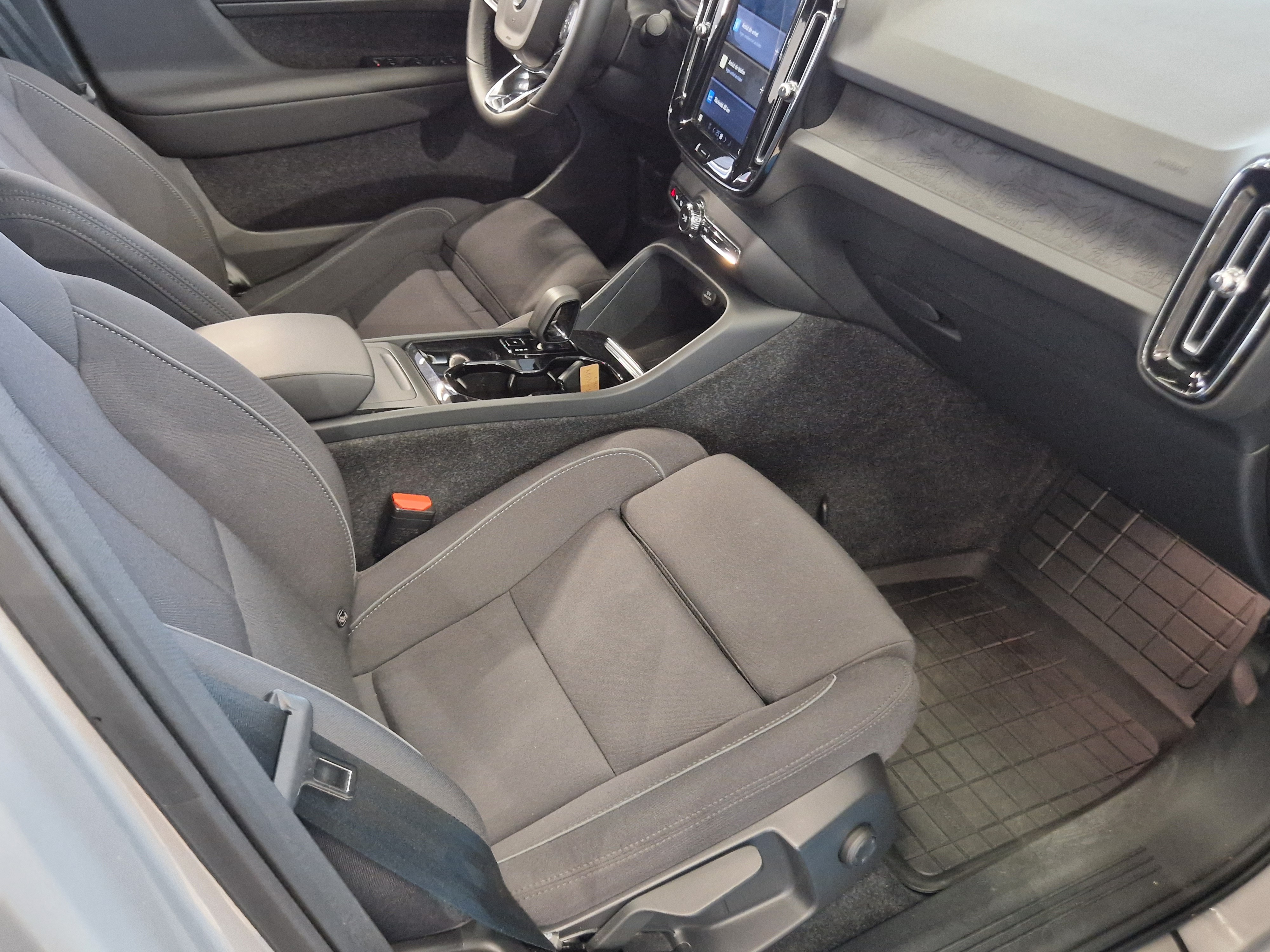 VOLVO C40 2023
