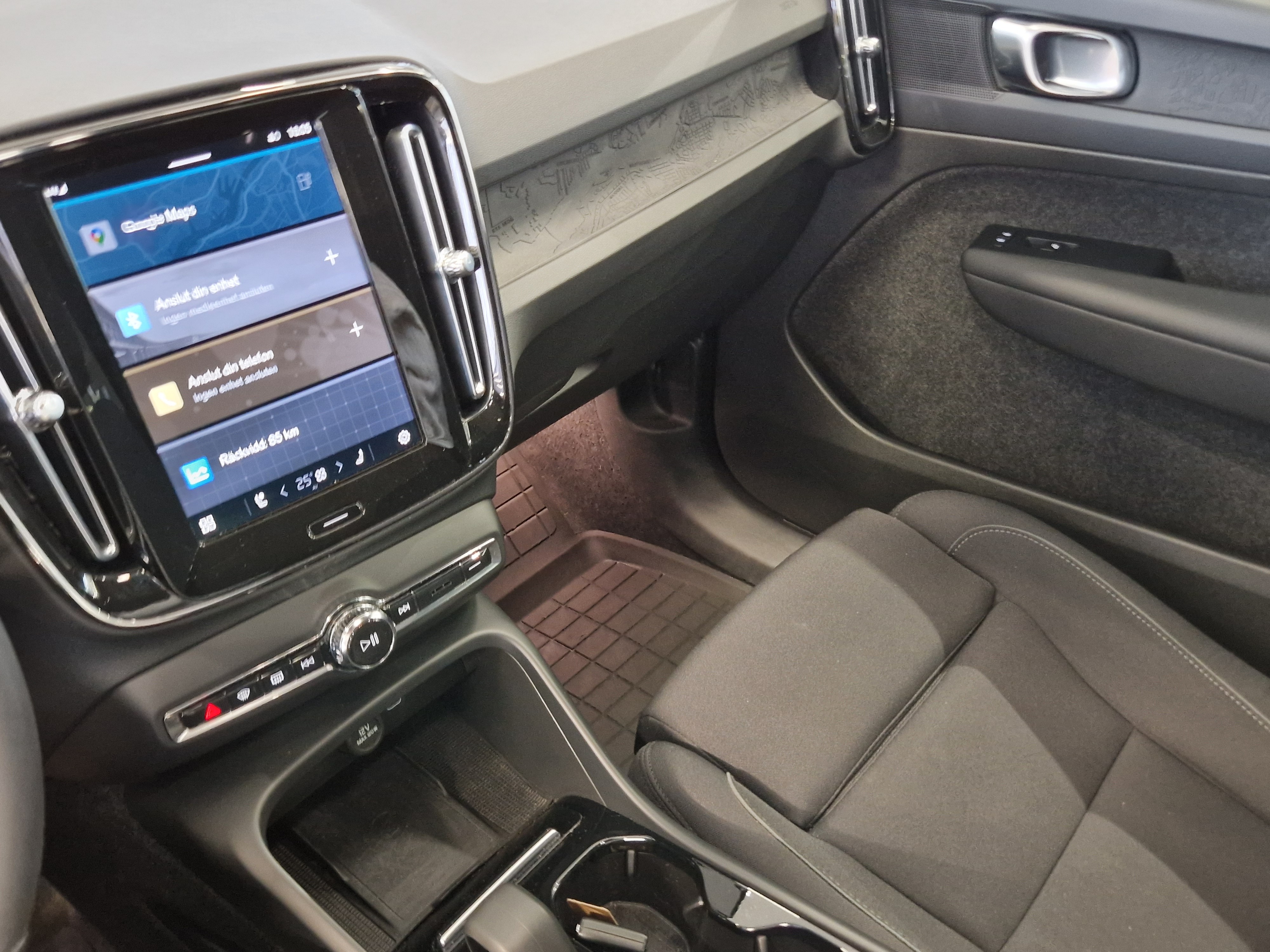 VOLVO C40 2023