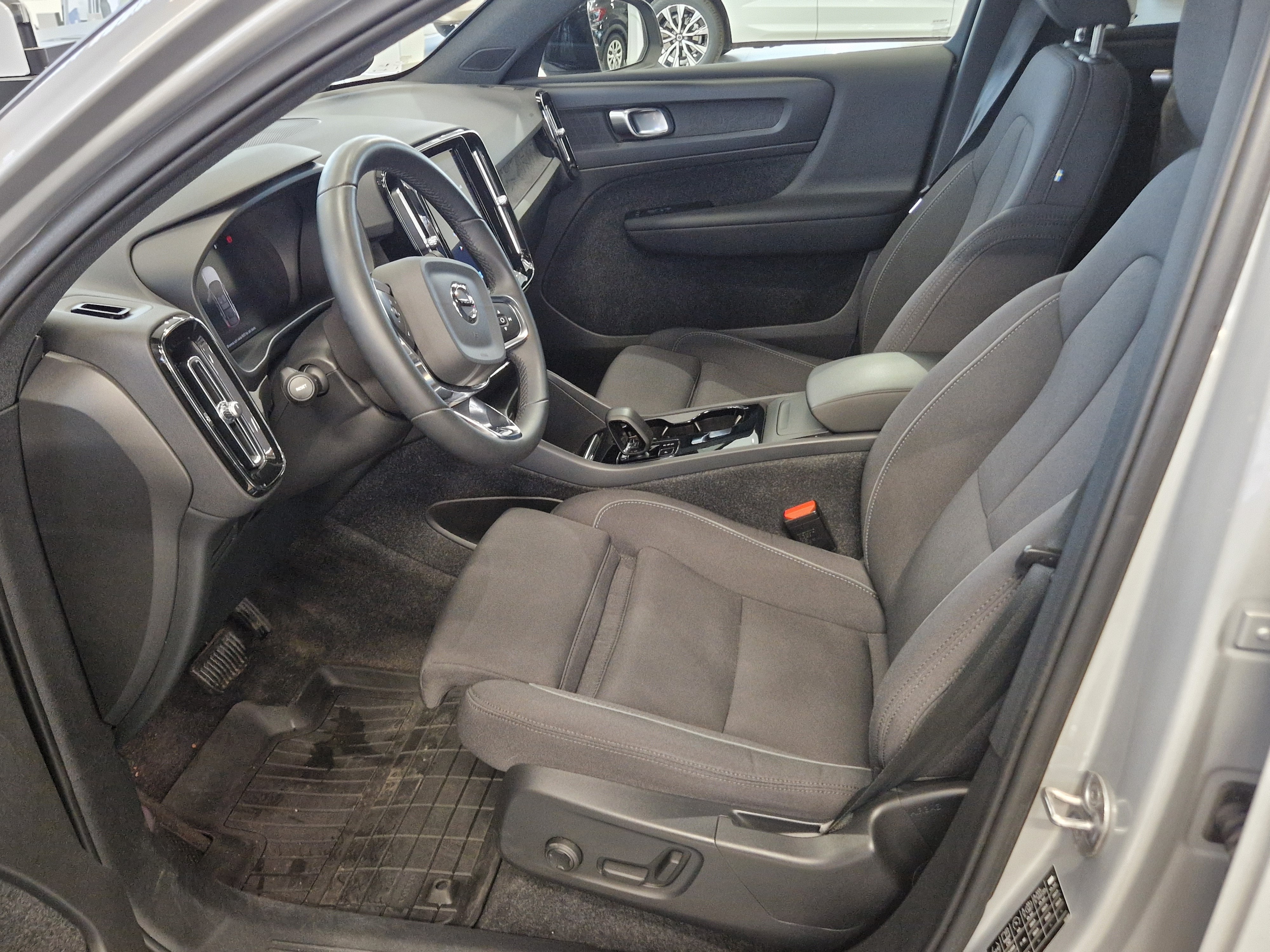VOLVO C40 2023