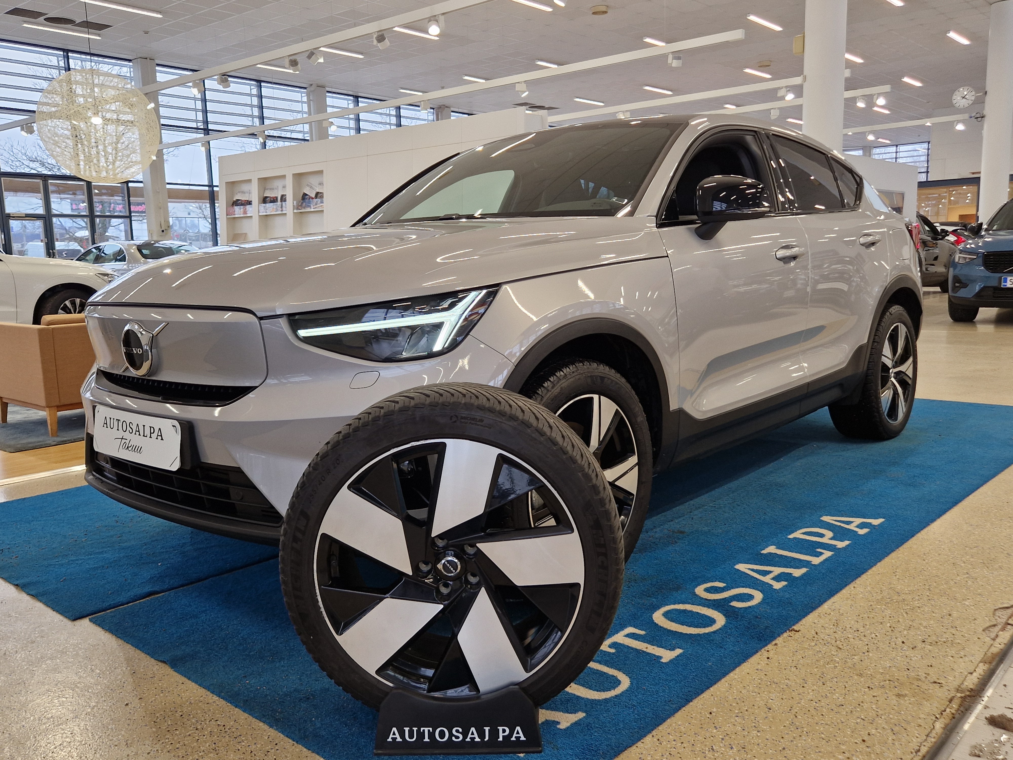 VOLVO C40 2023
