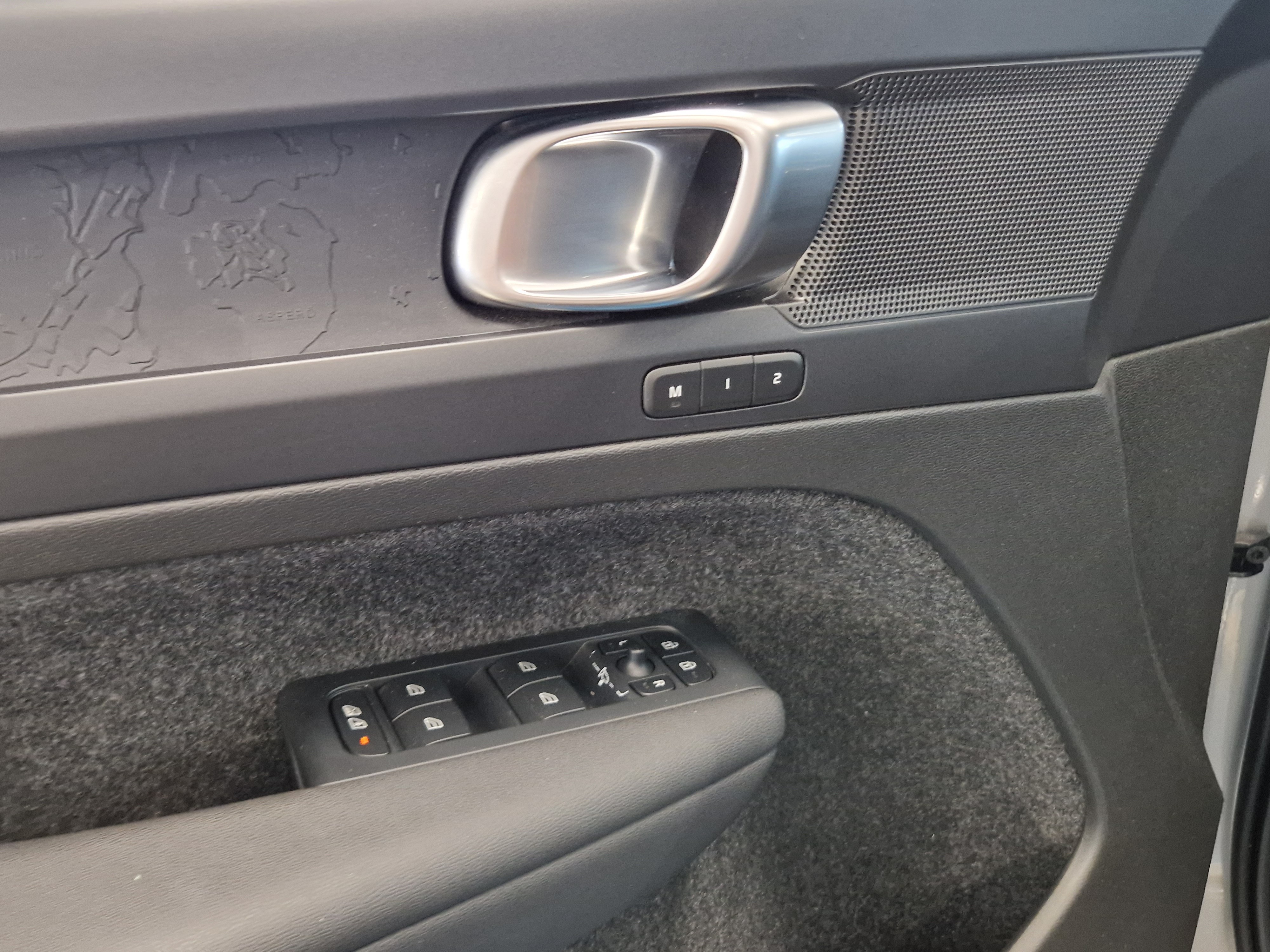 VOLVO C40 2023