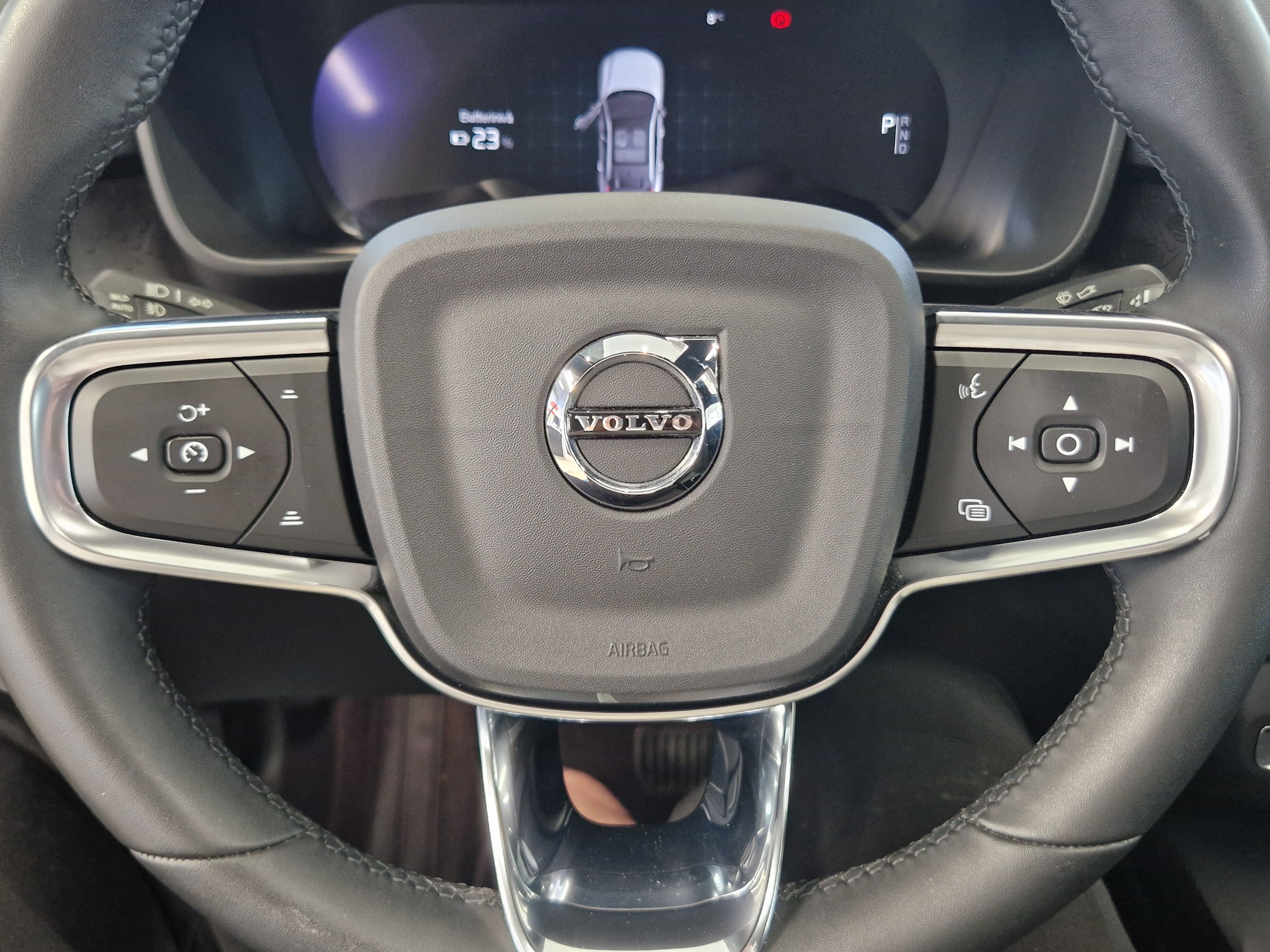 VOLVO C40 2023