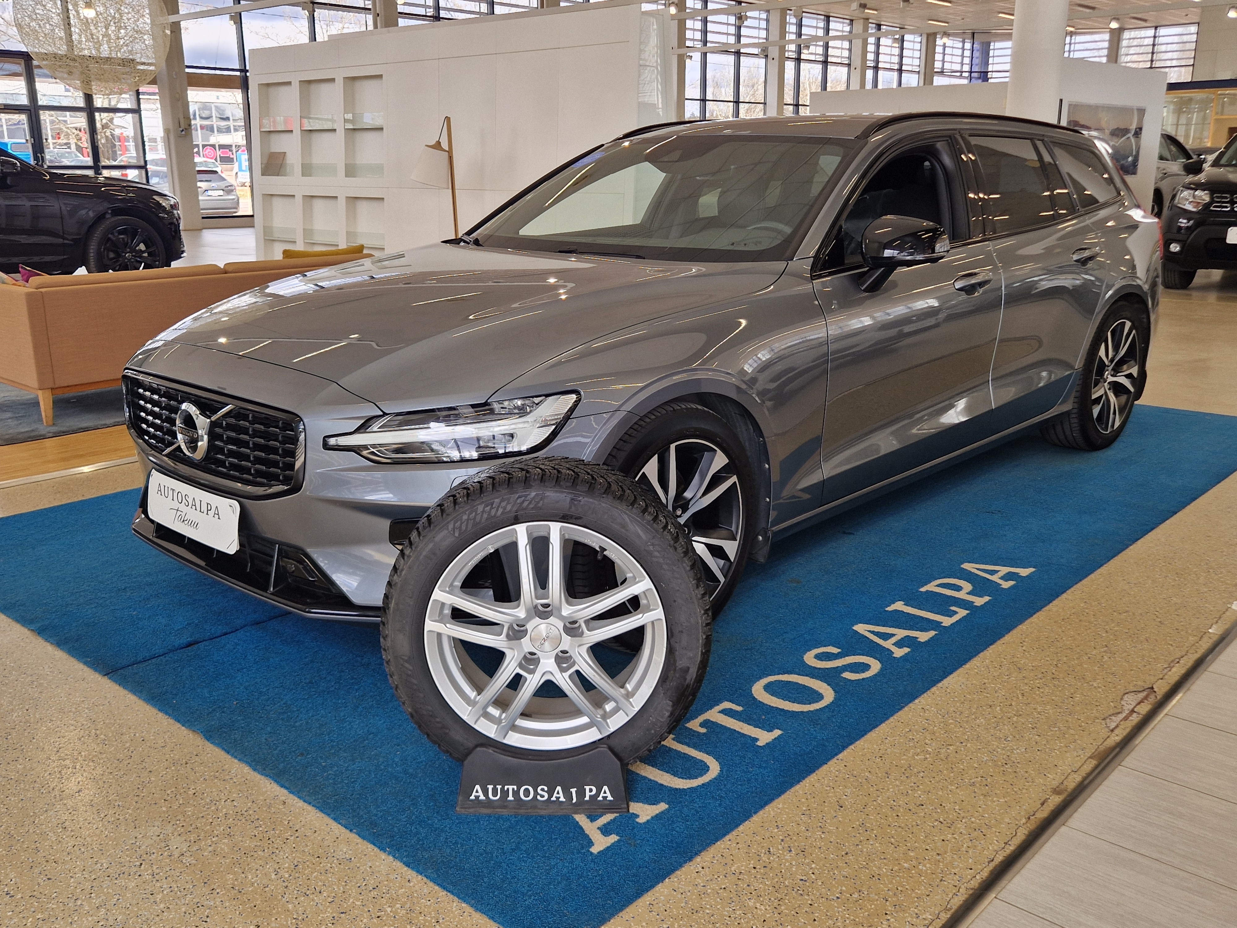 VOLVO V60 2021