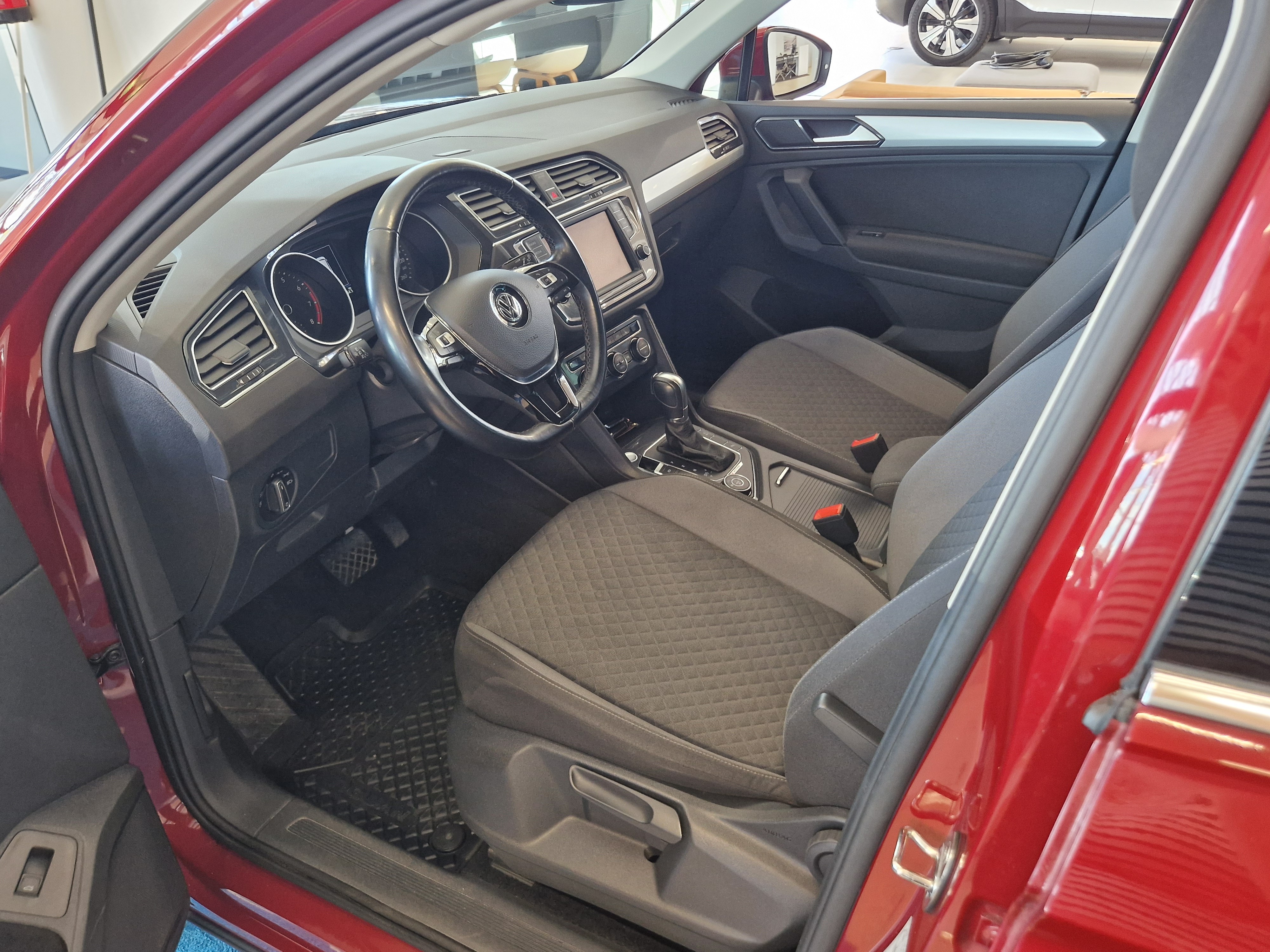 VOLKSWAGEN Tiguan 2017