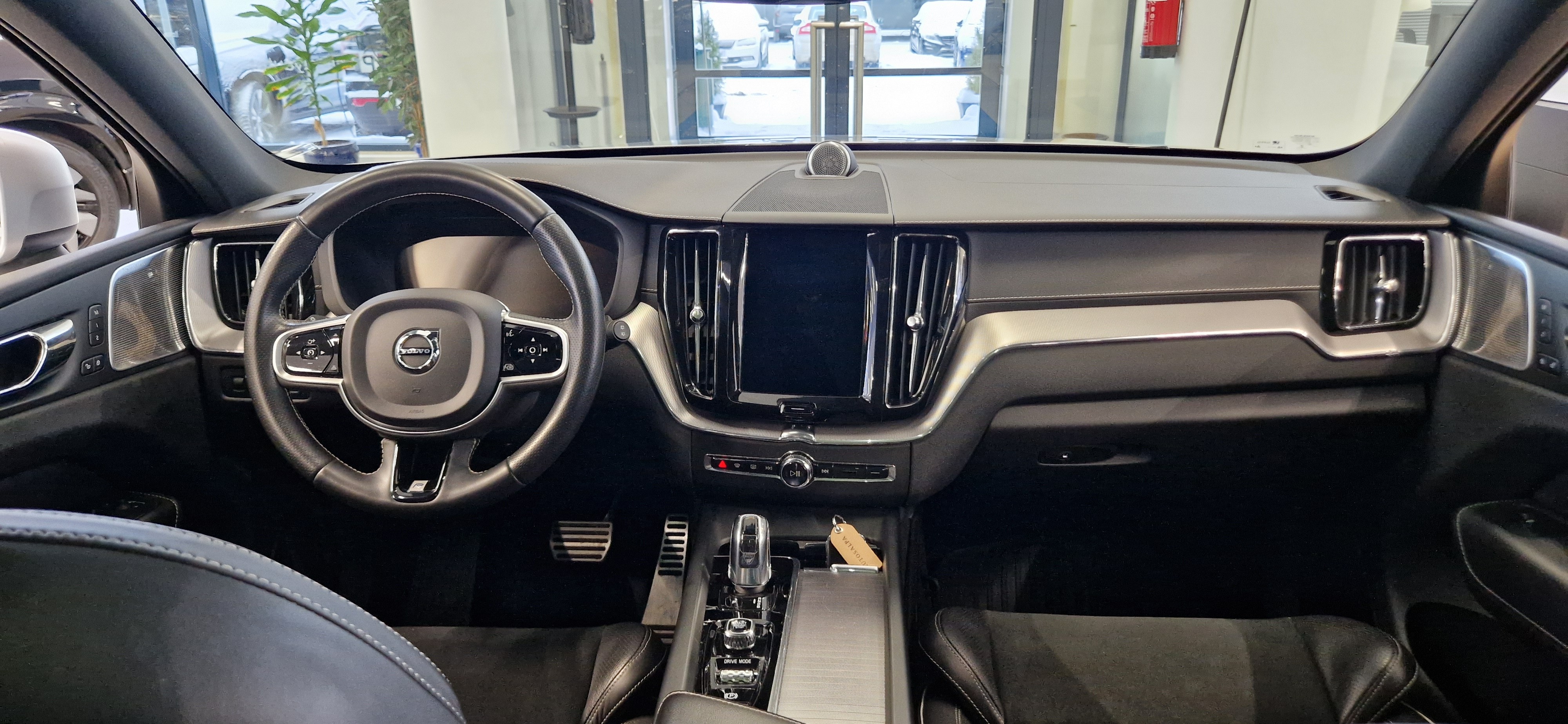 VOLVO XC60 2019