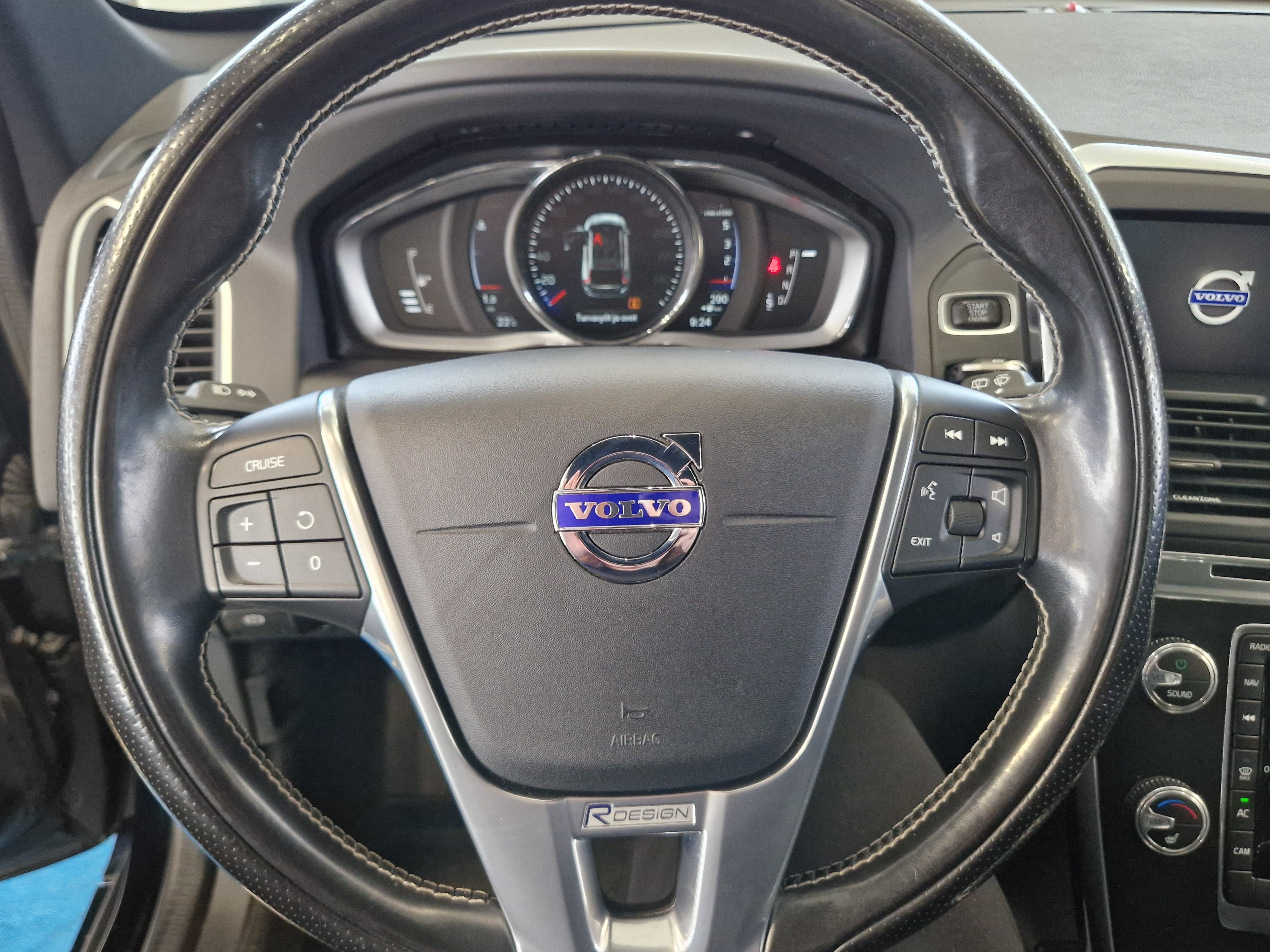 VOLVO XC60 2017