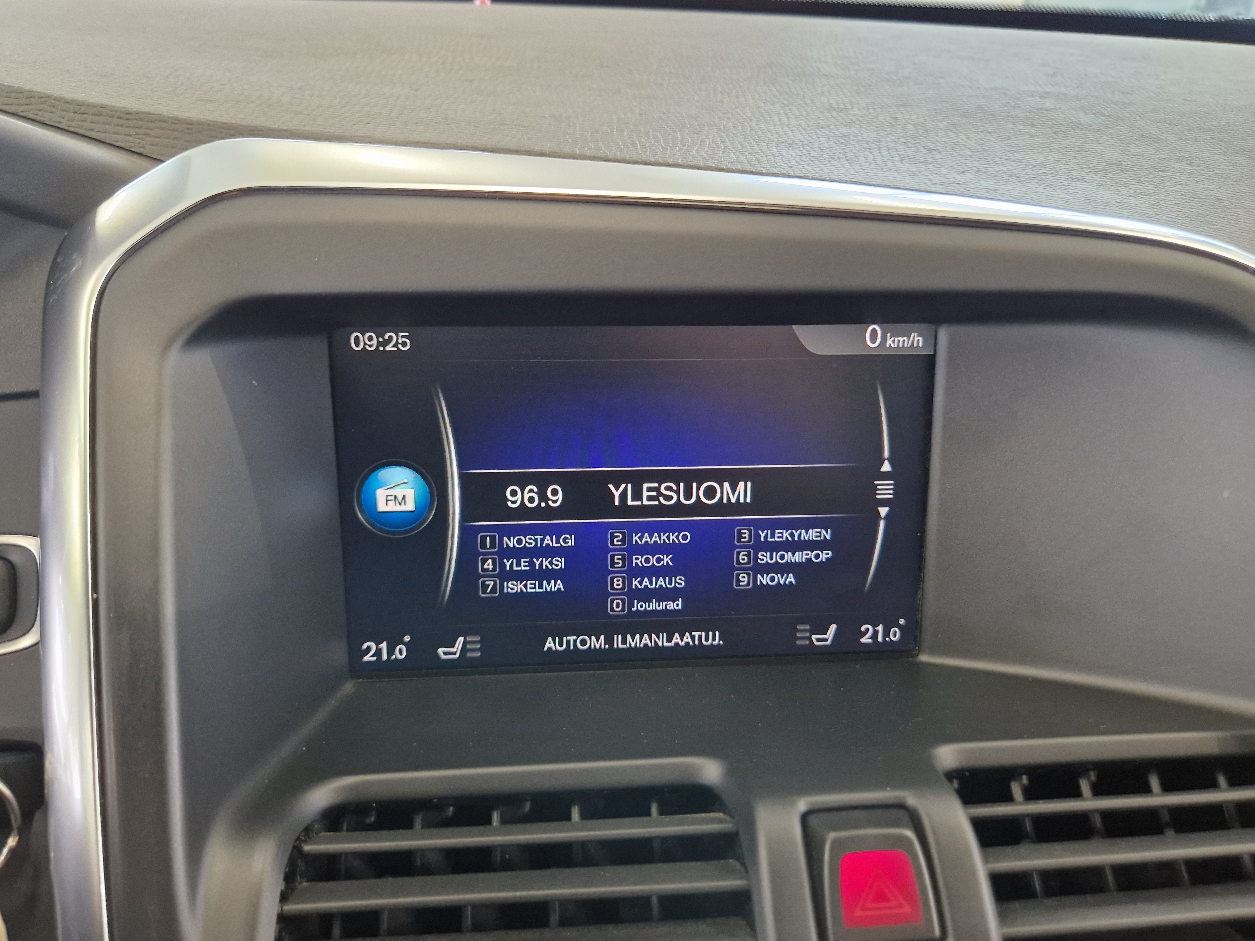 VOLVO XC60 2017