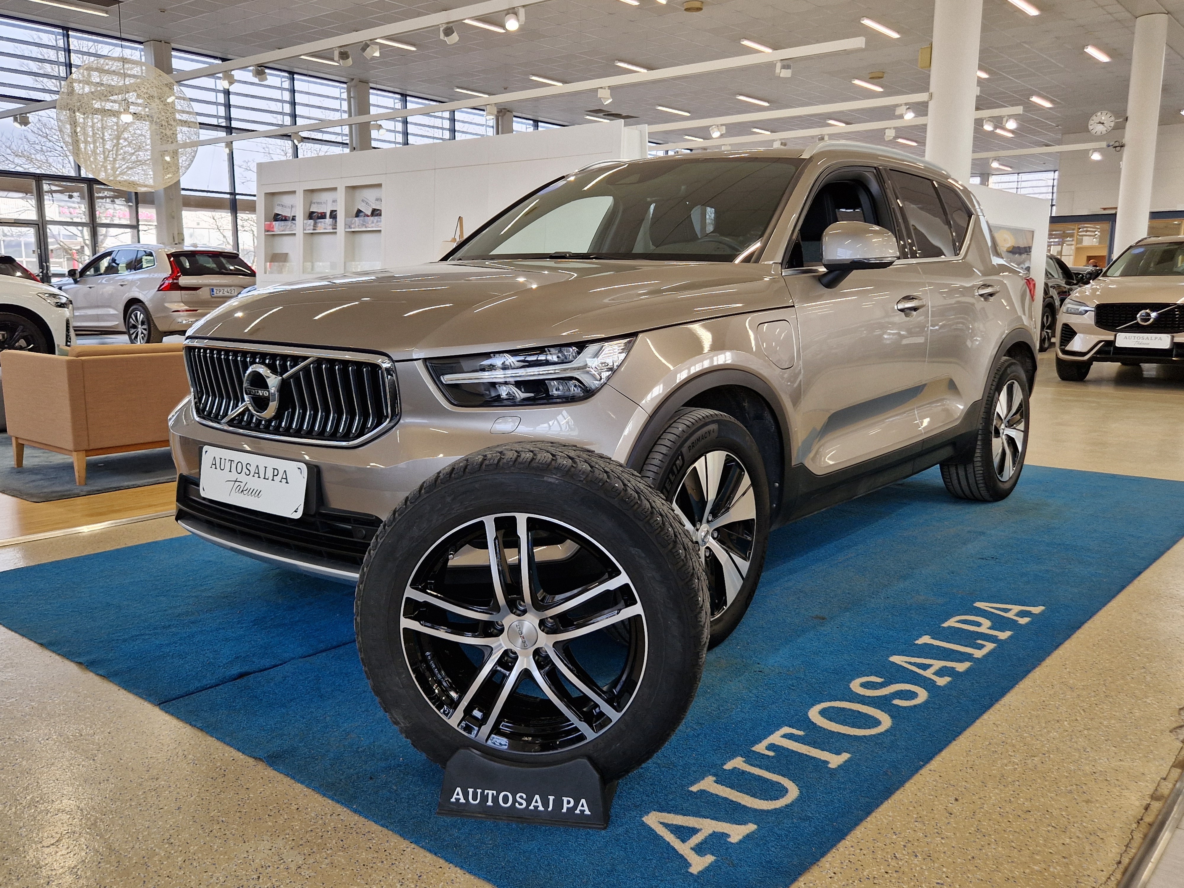 VOLVO XC40 2021
