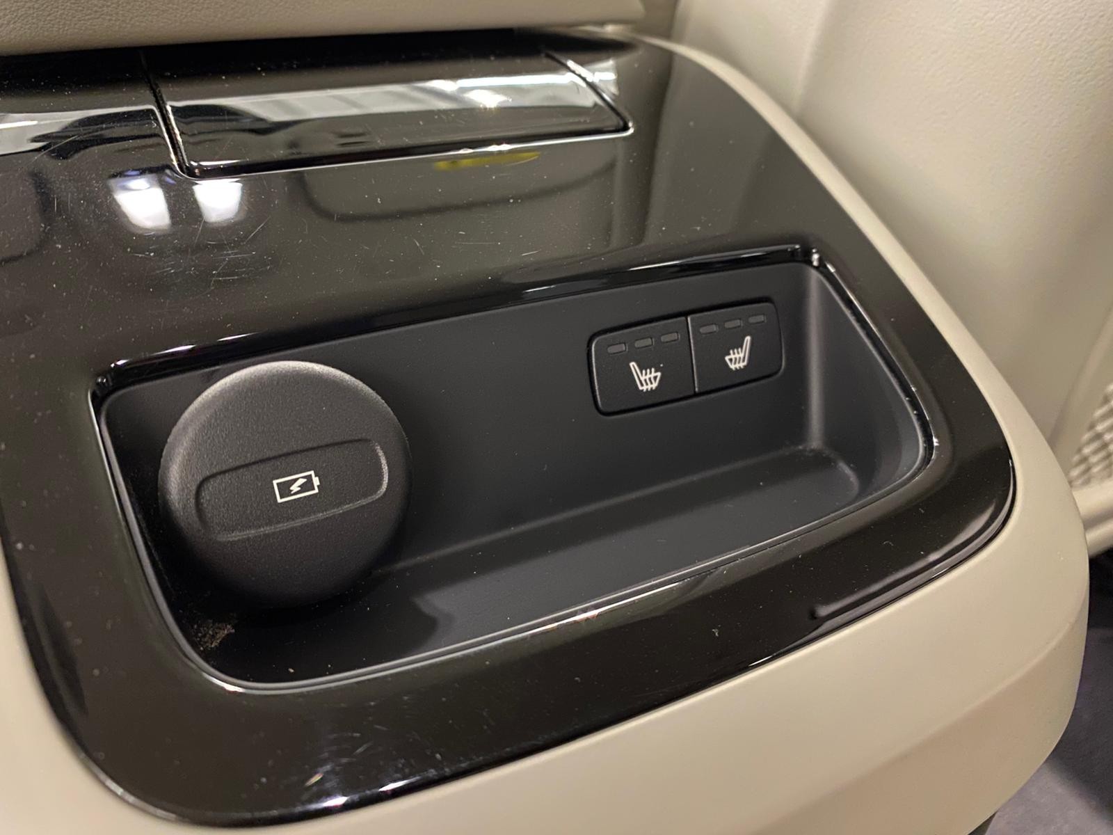 VOLVO V60 2023
