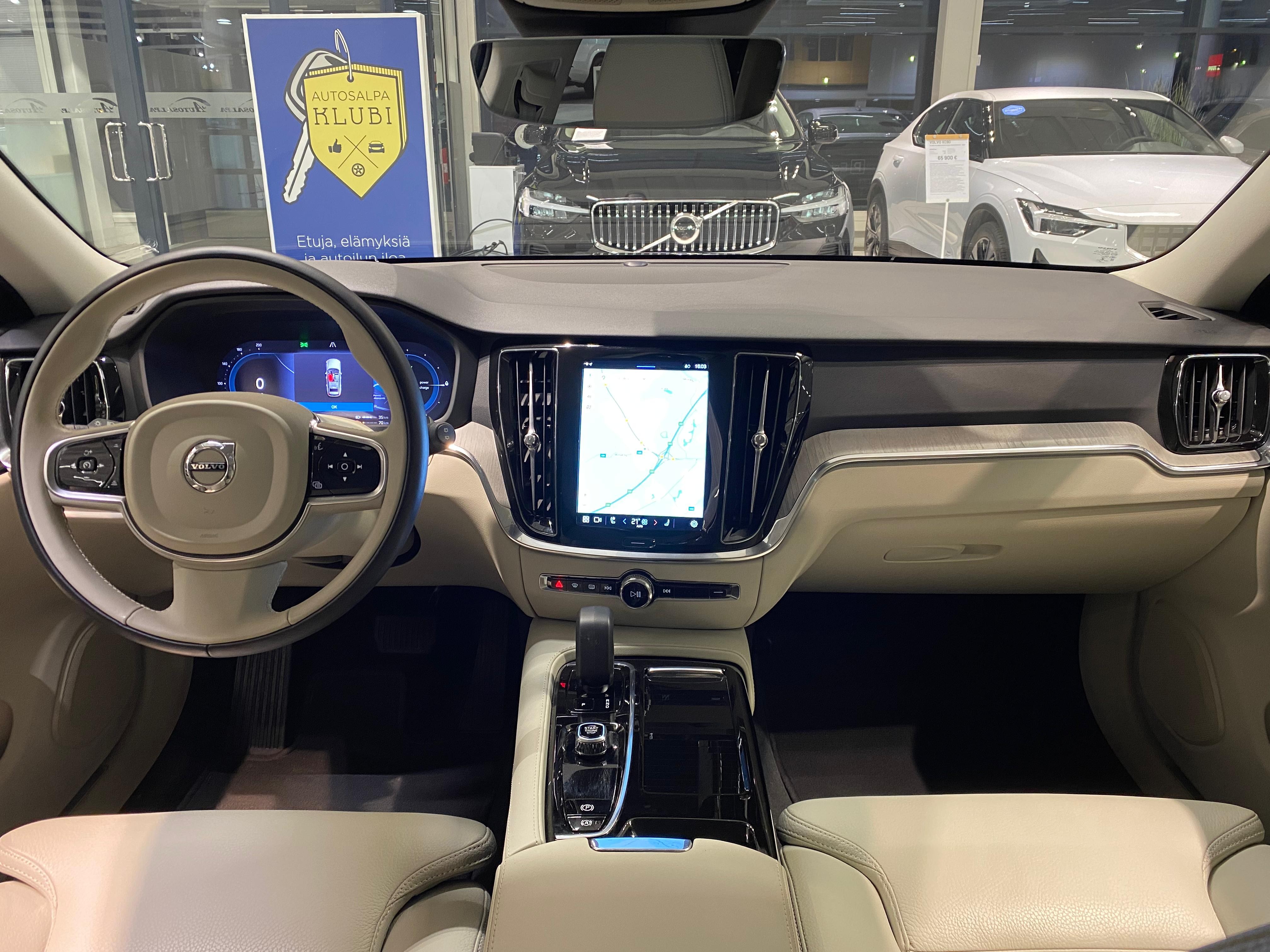 VOLVO V60 2023