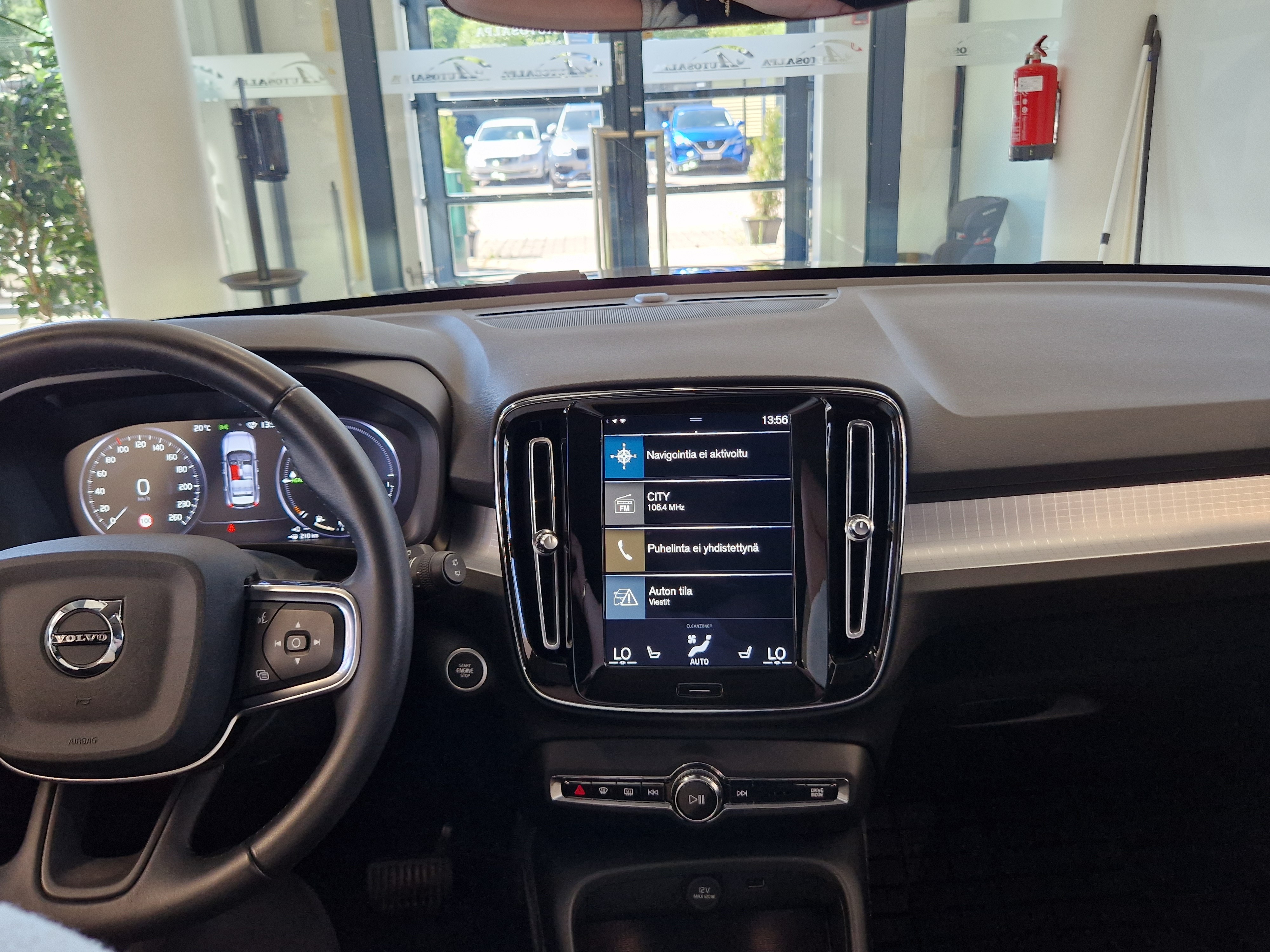 VOLVO XC40 2021
