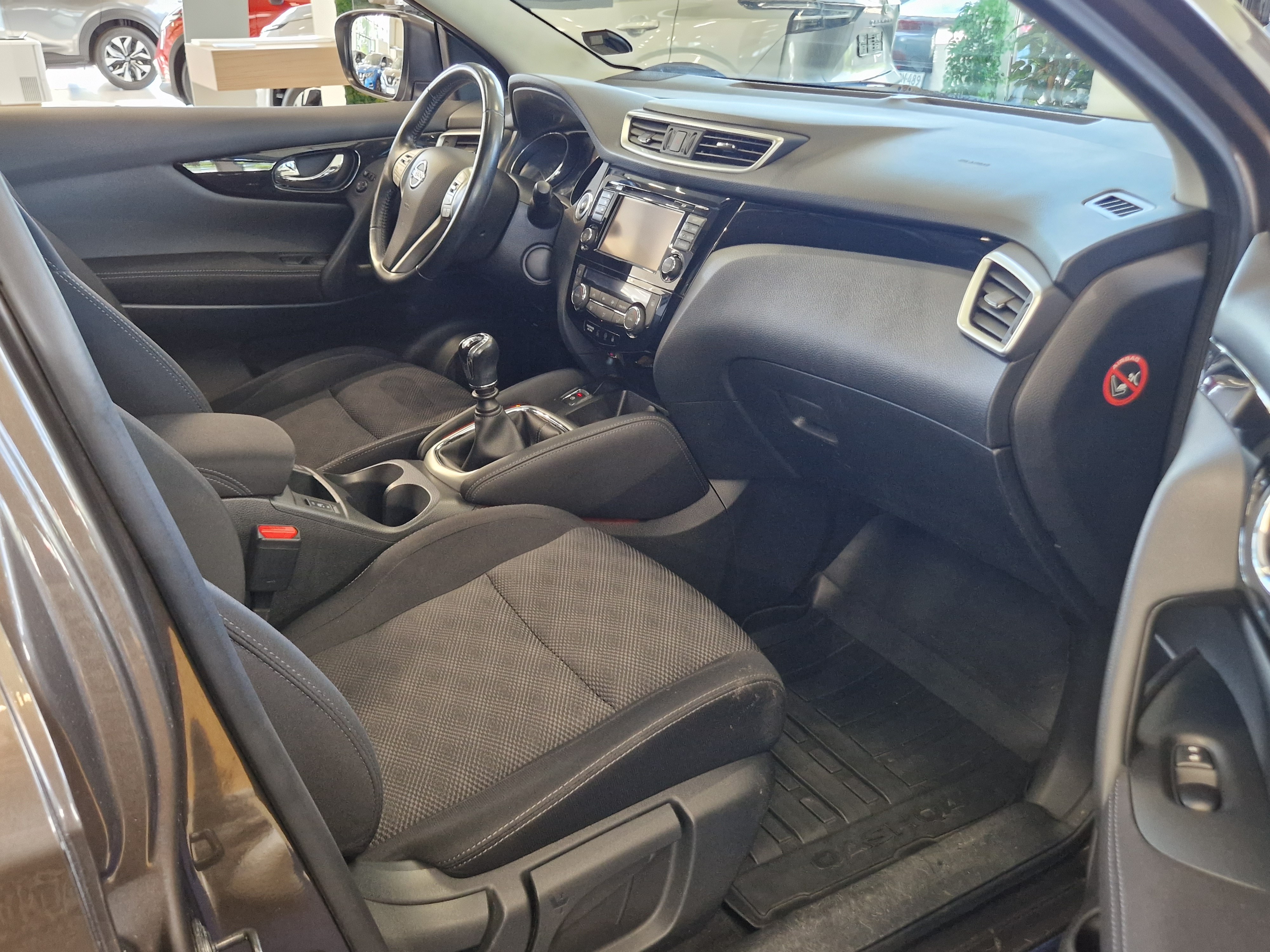 NISSAN Qashqai 2017