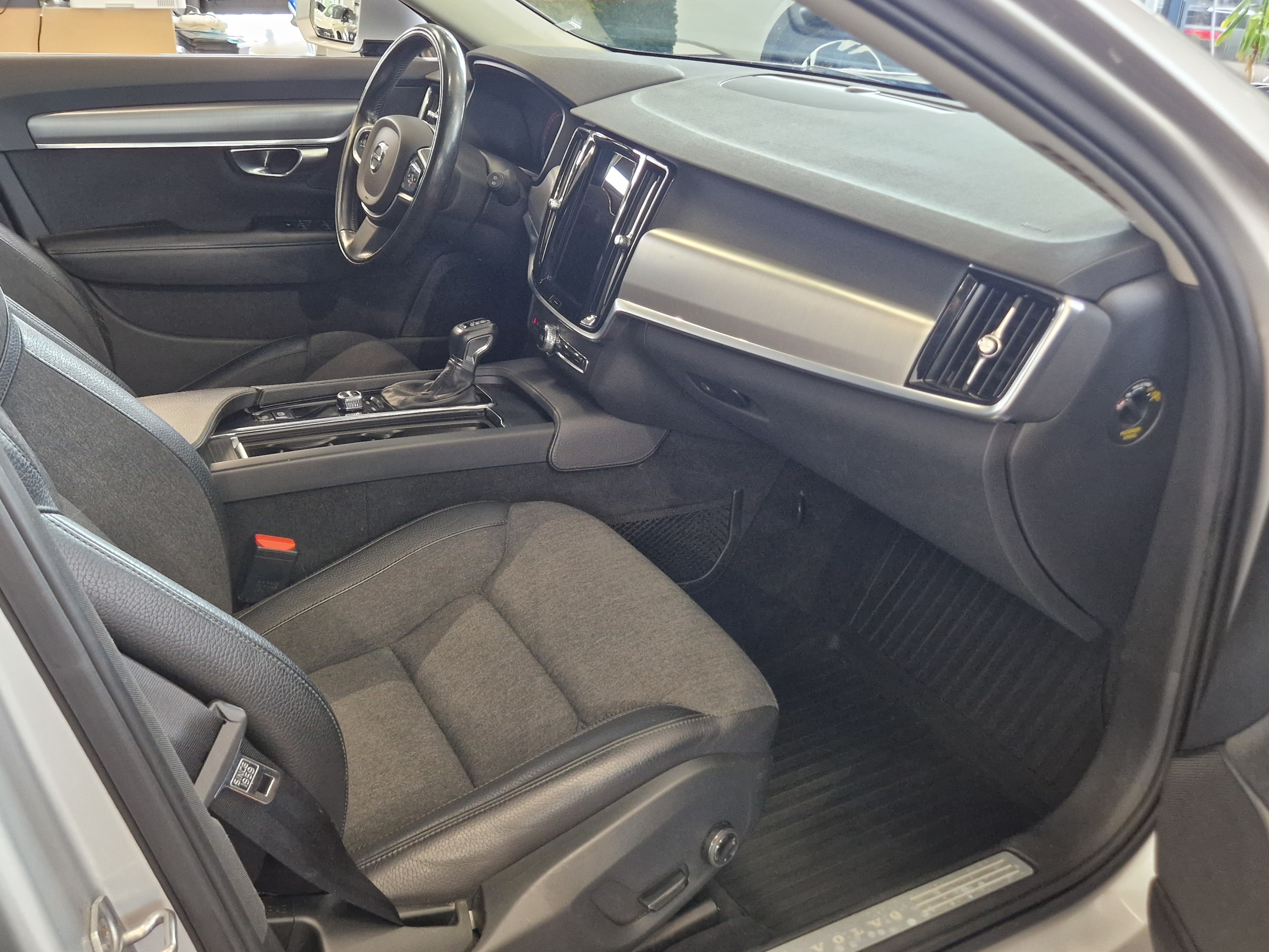 VOLVO V90 2017