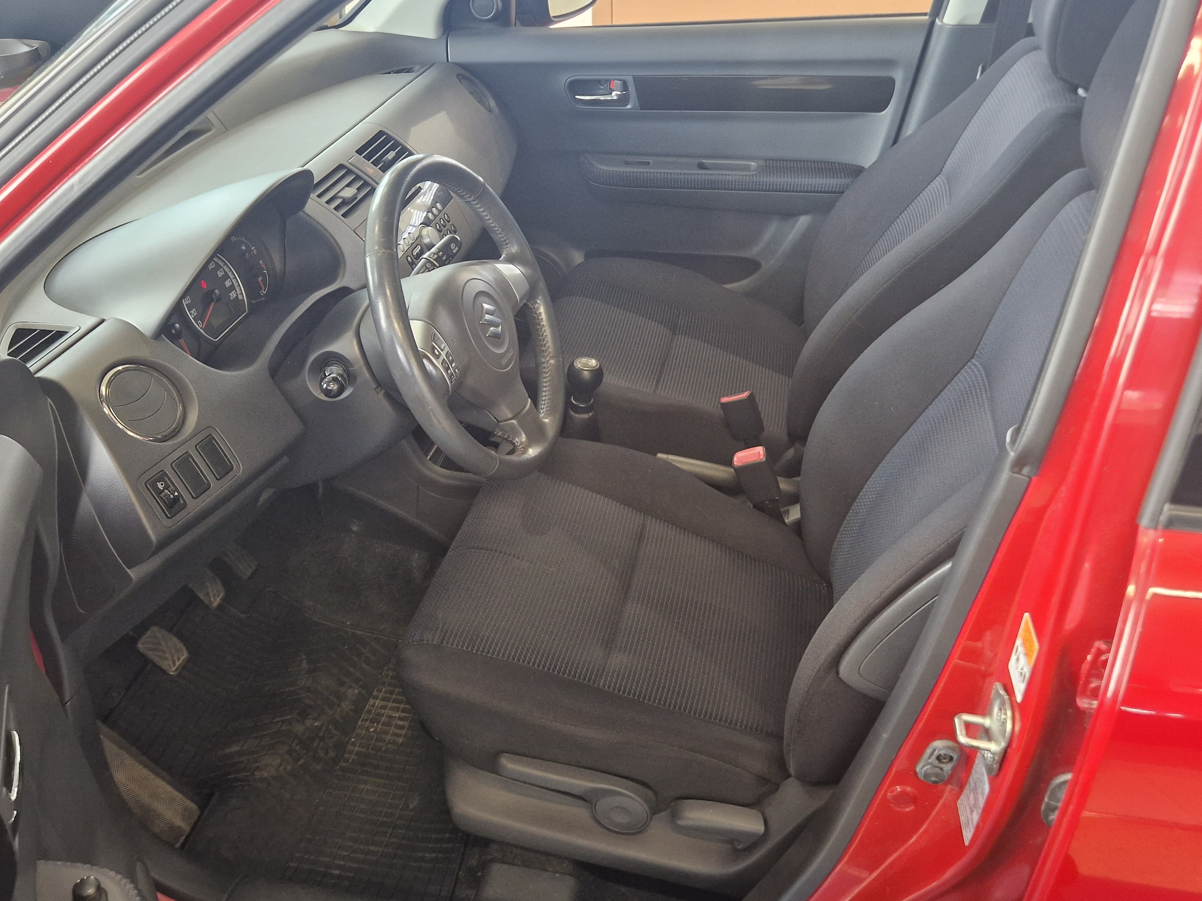 SUZUKI Swift 2010