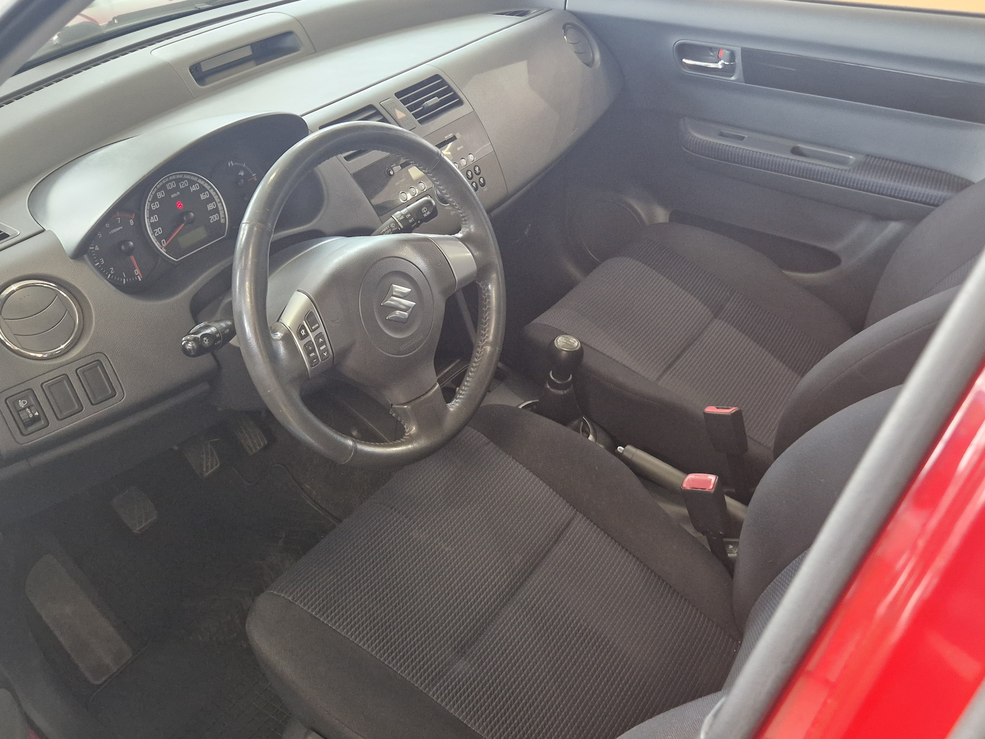 SUZUKI Swift 2010