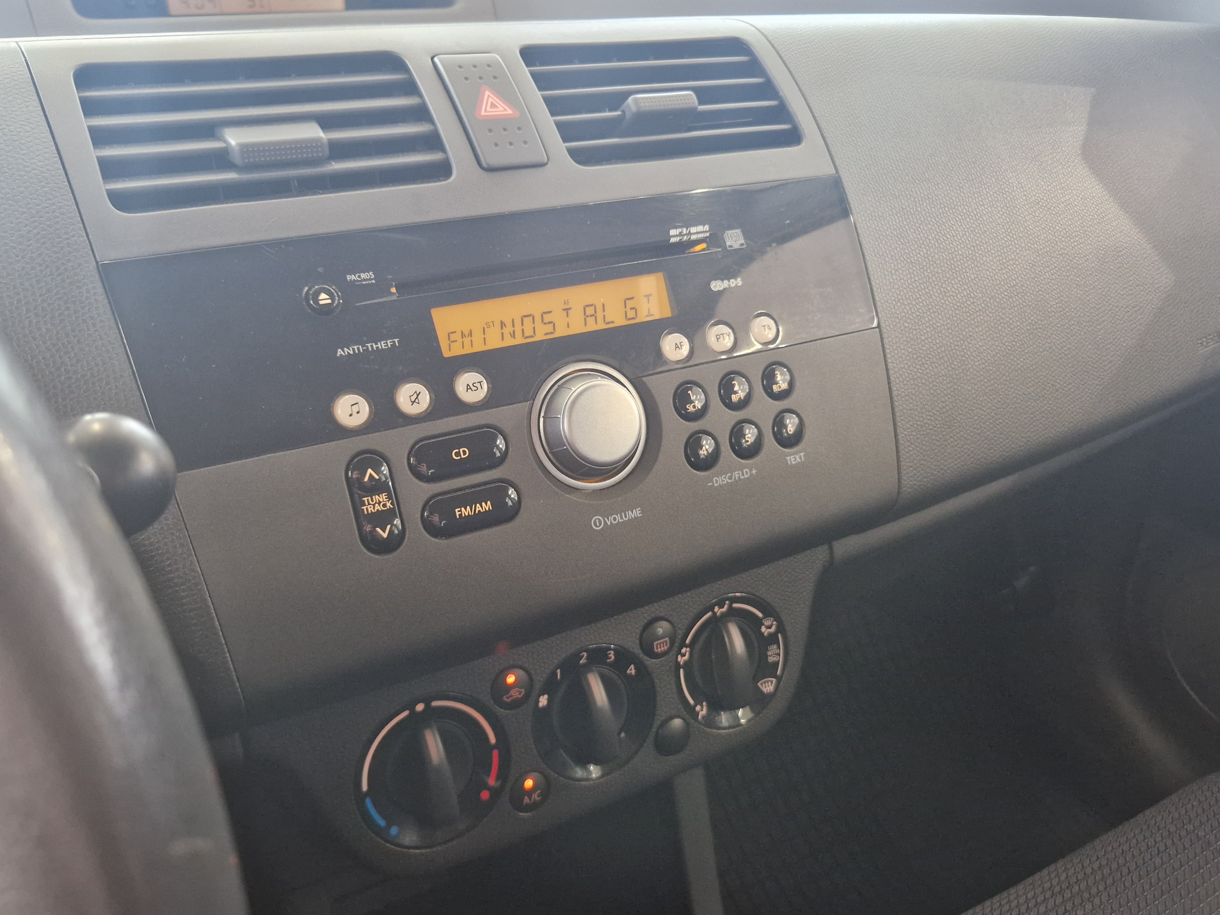 SUZUKI Swift 2010