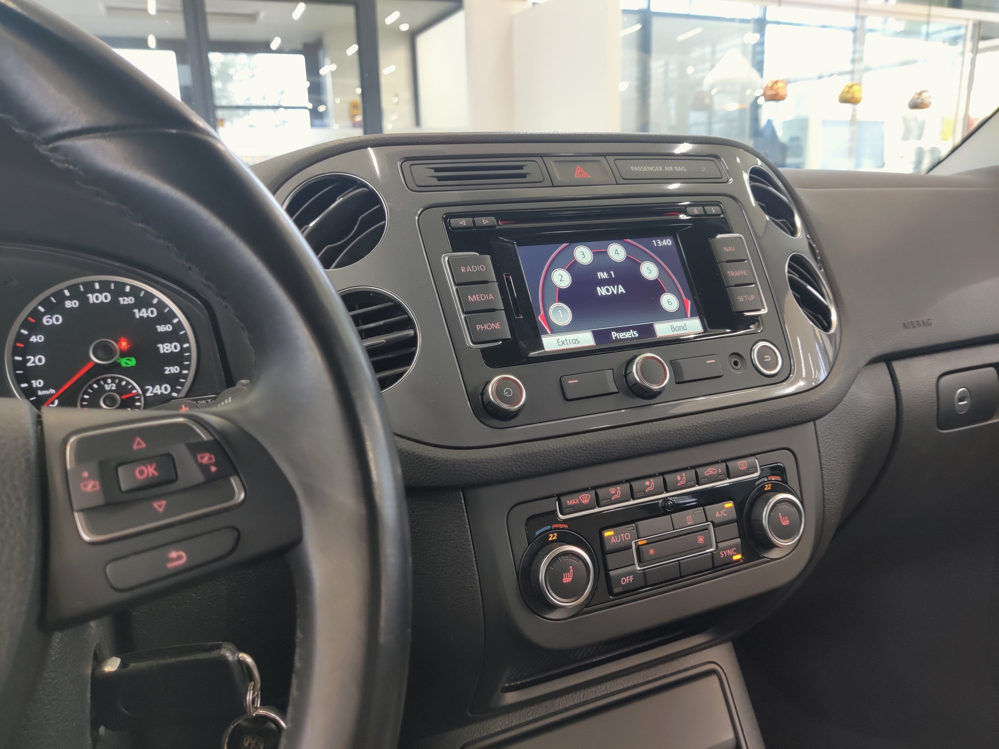 VOLKSWAGEN Tiguan 2015