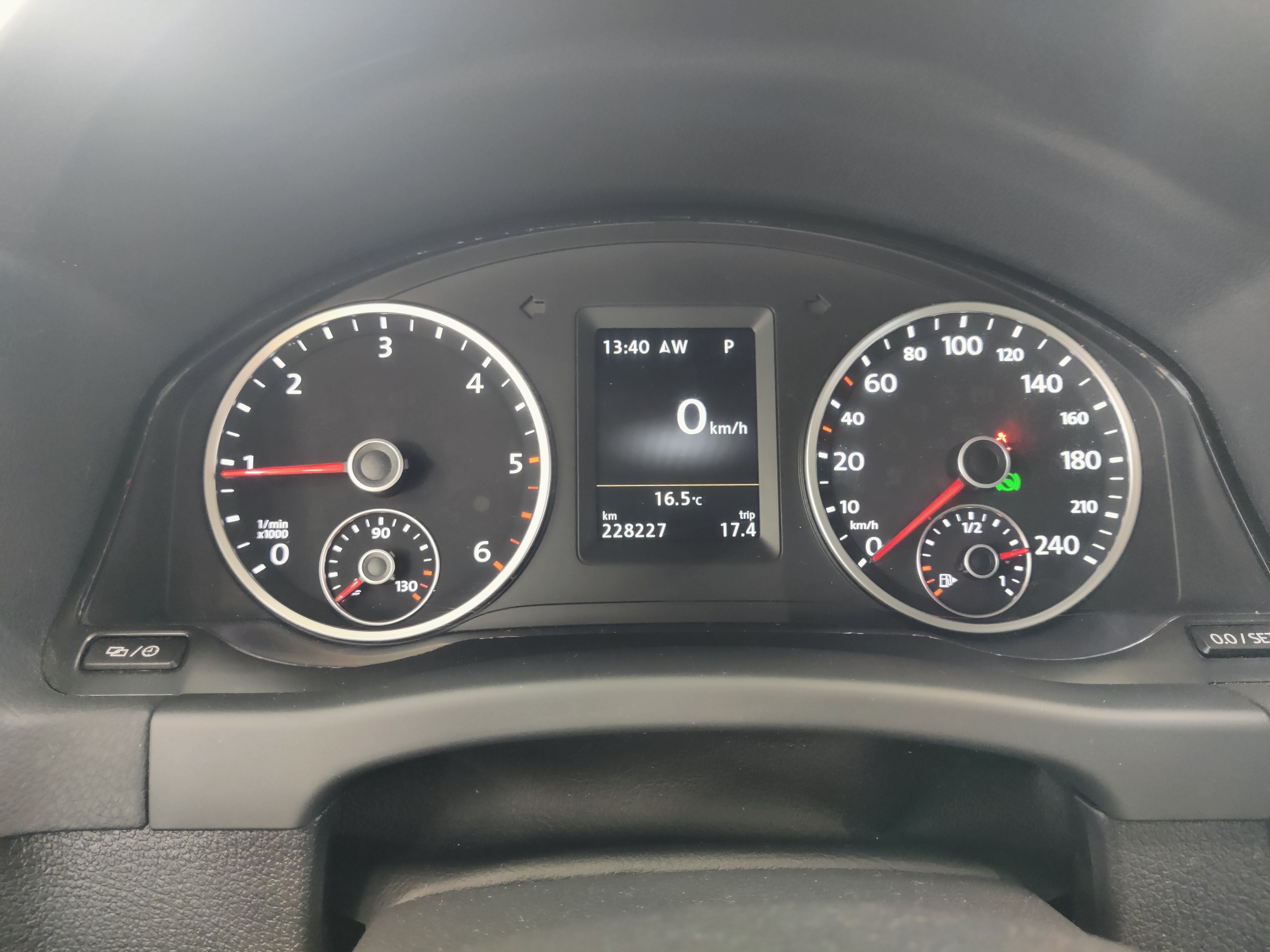 VOLKSWAGEN Tiguan 2015