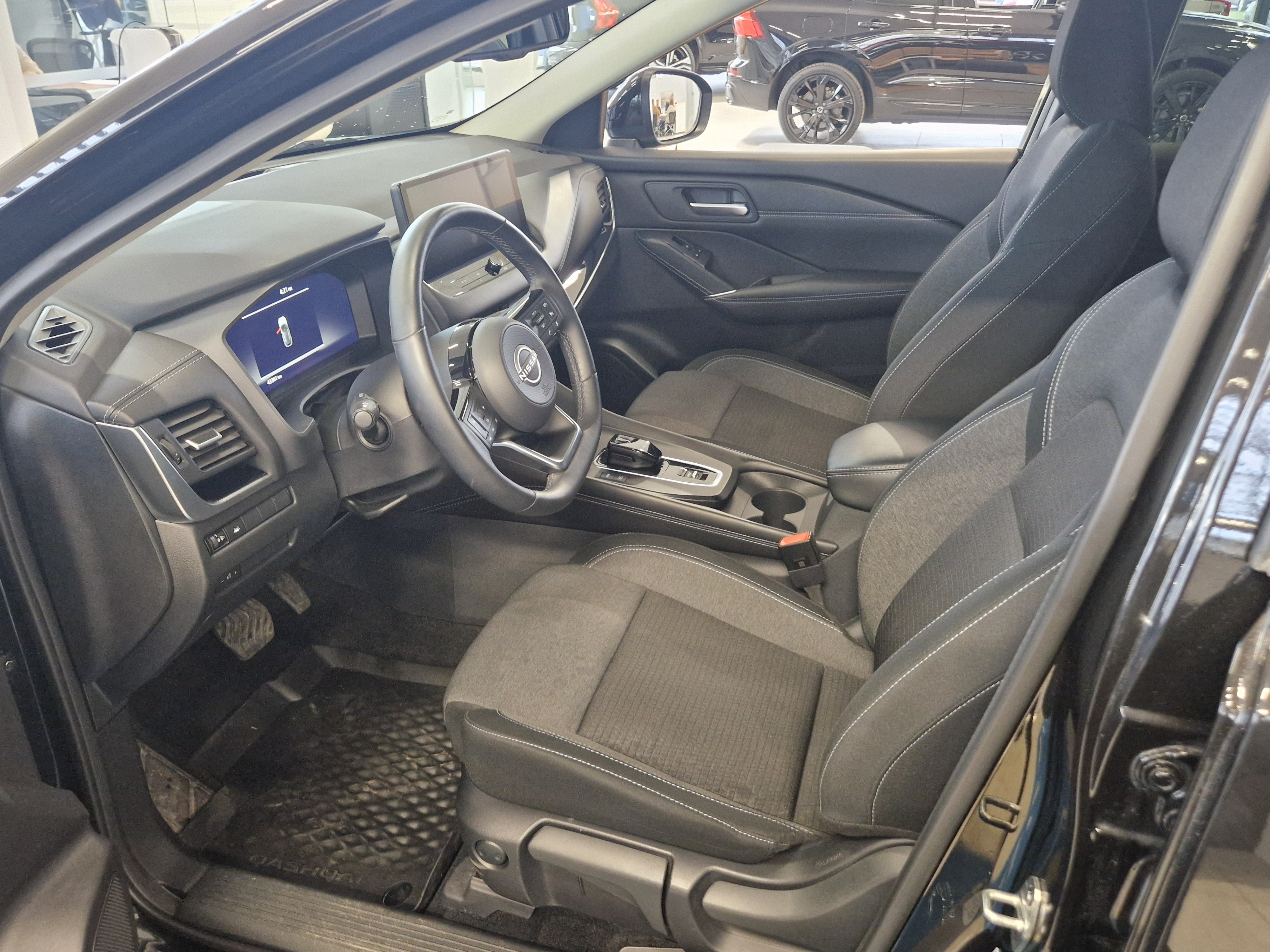 NISSAN Qashqai 2024