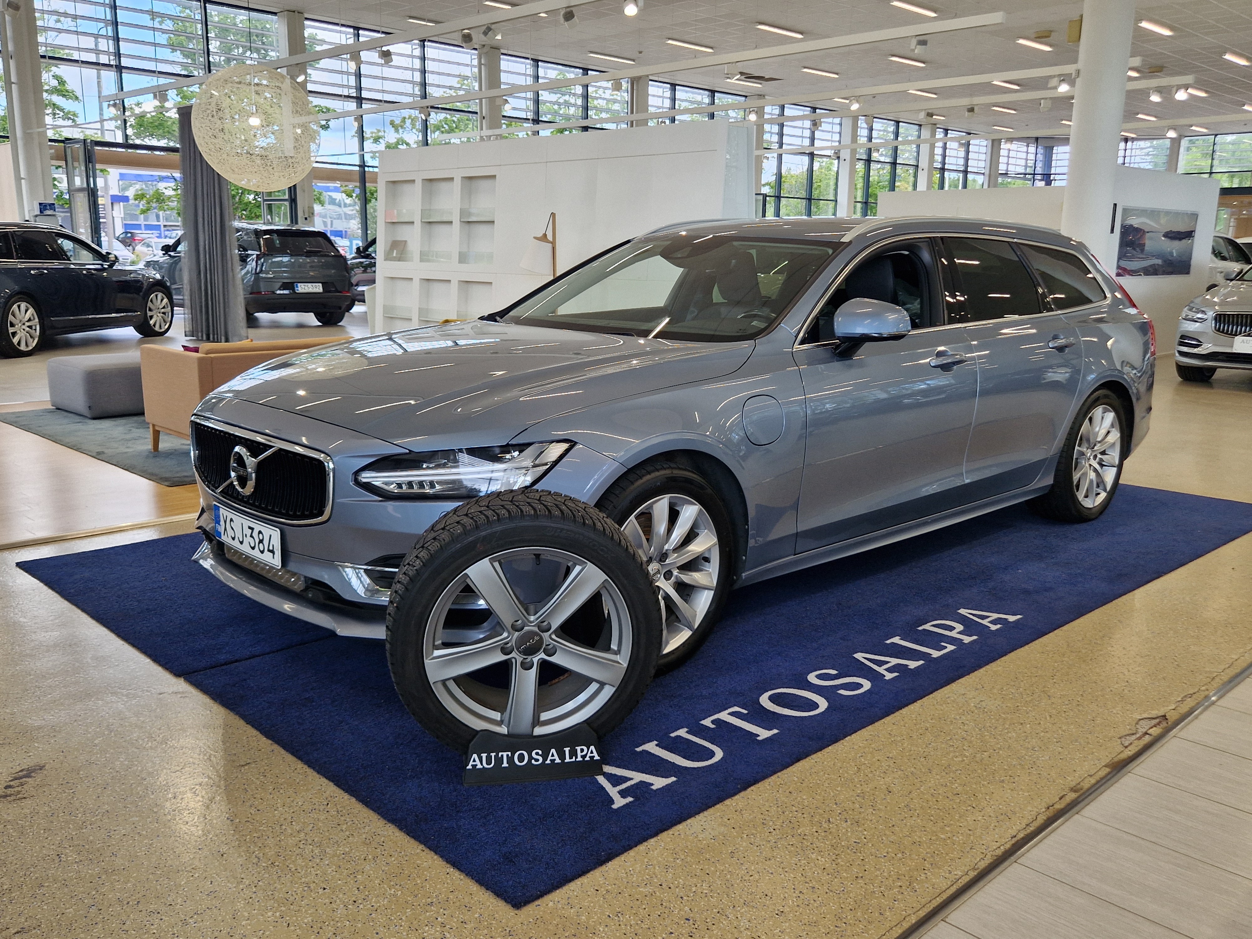 VOLVO V90 2020