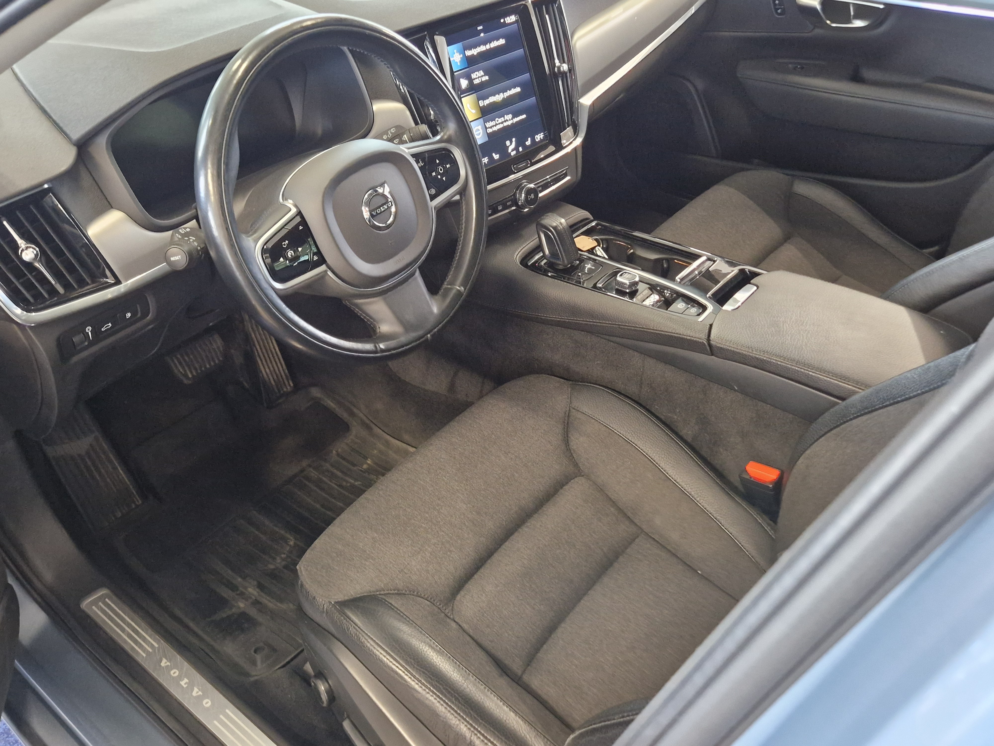 VOLVO V90 2020