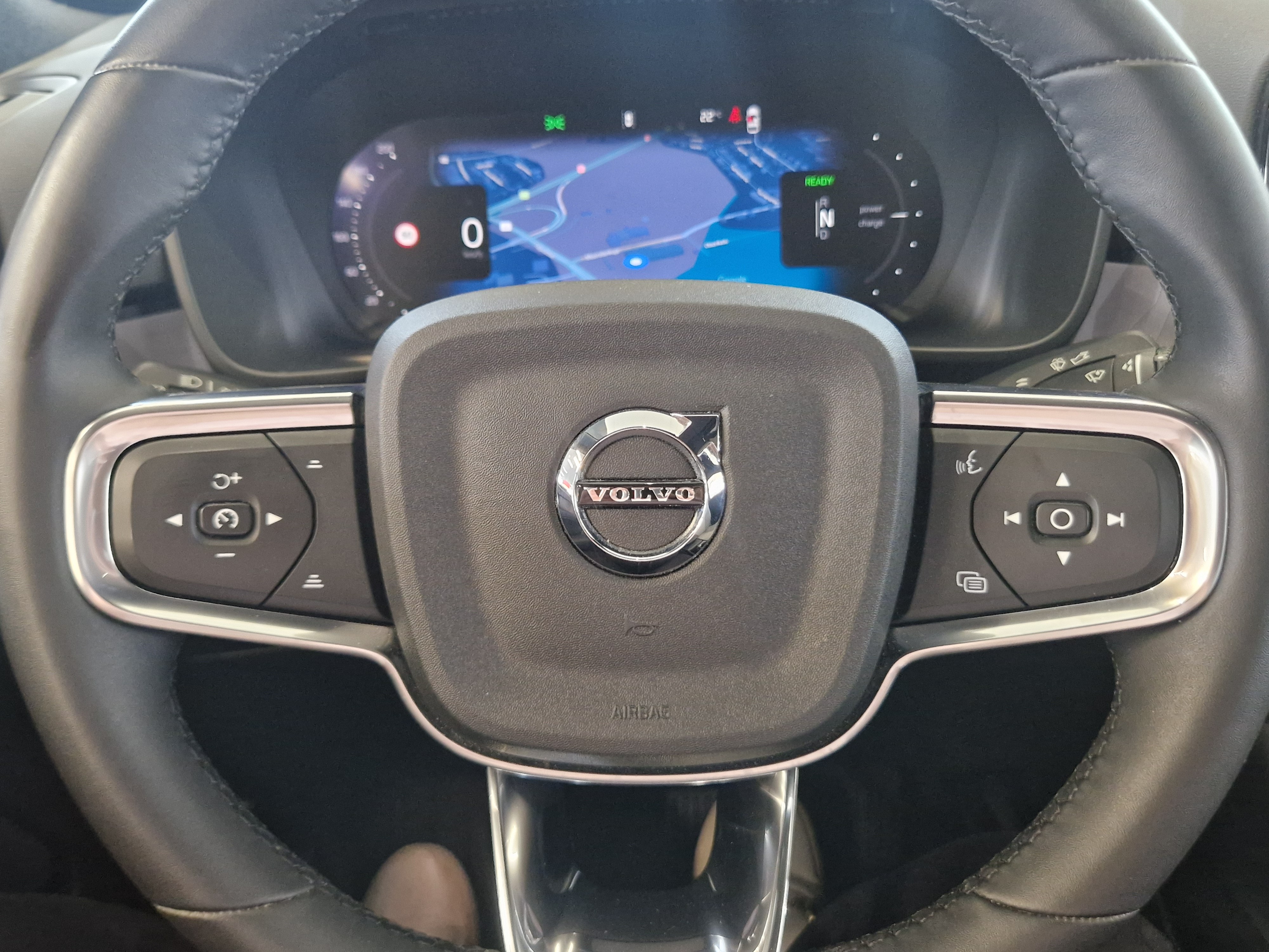 VOLVO C40 2024