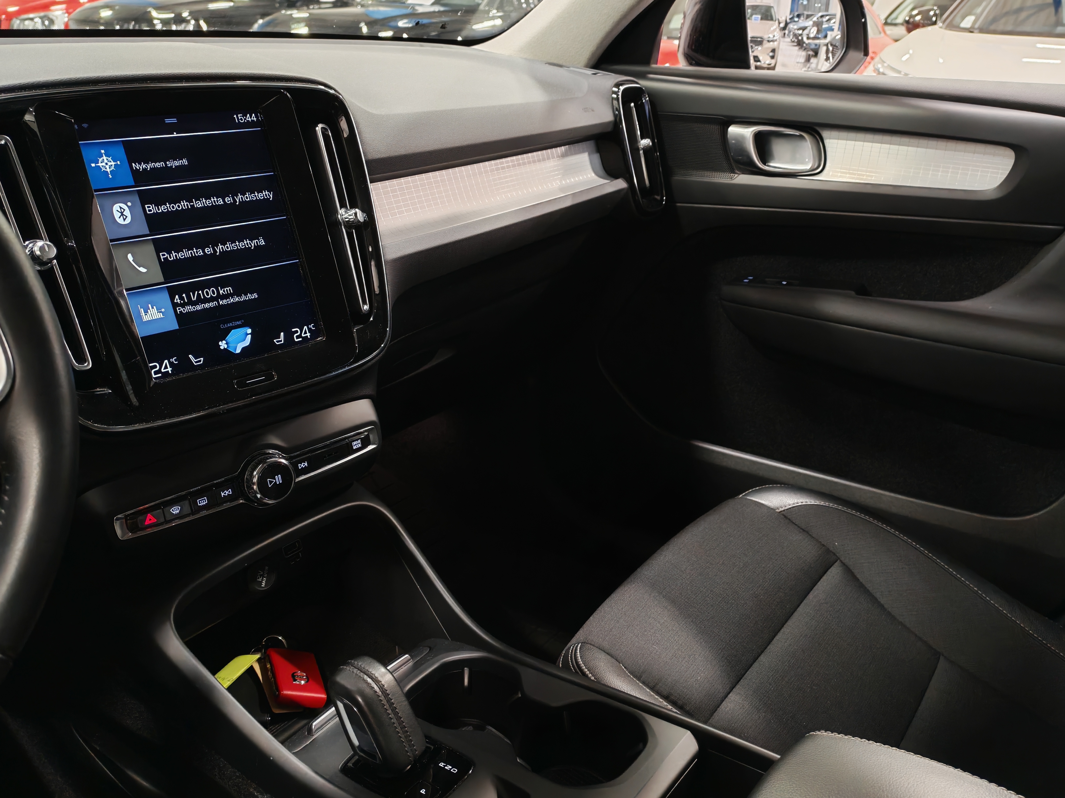 VOLVO XC40 2020
