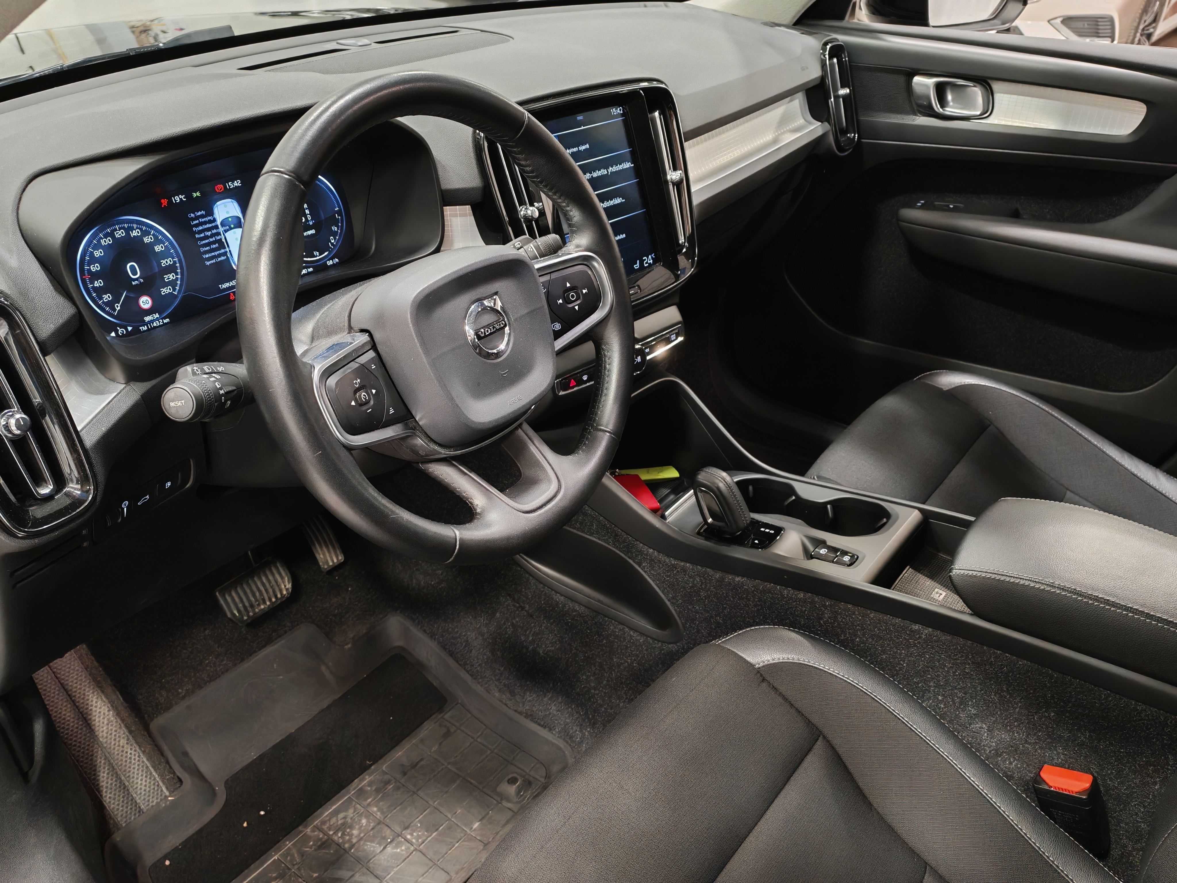 VOLVO XC40 2020