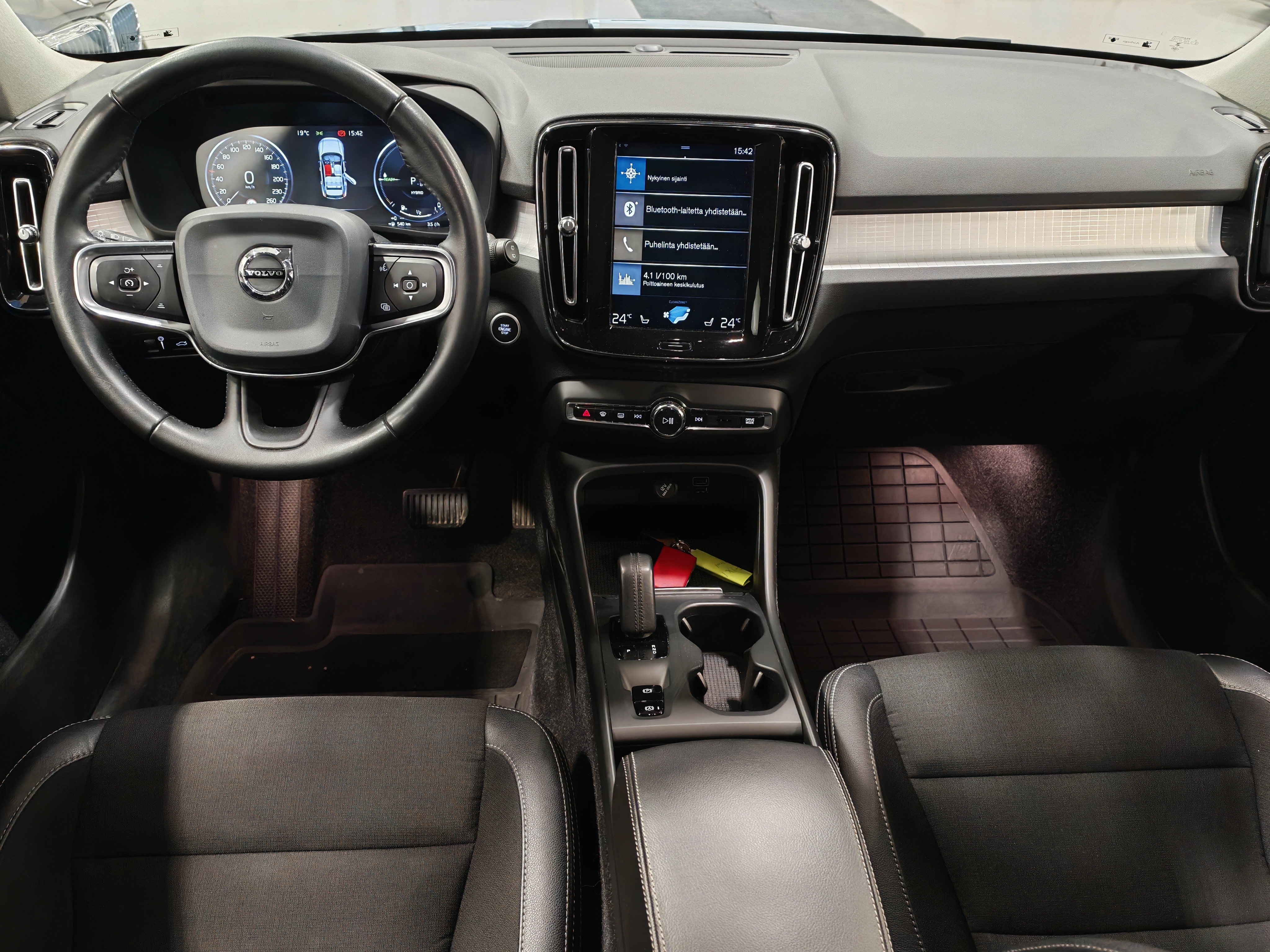 VOLVO XC40 2020