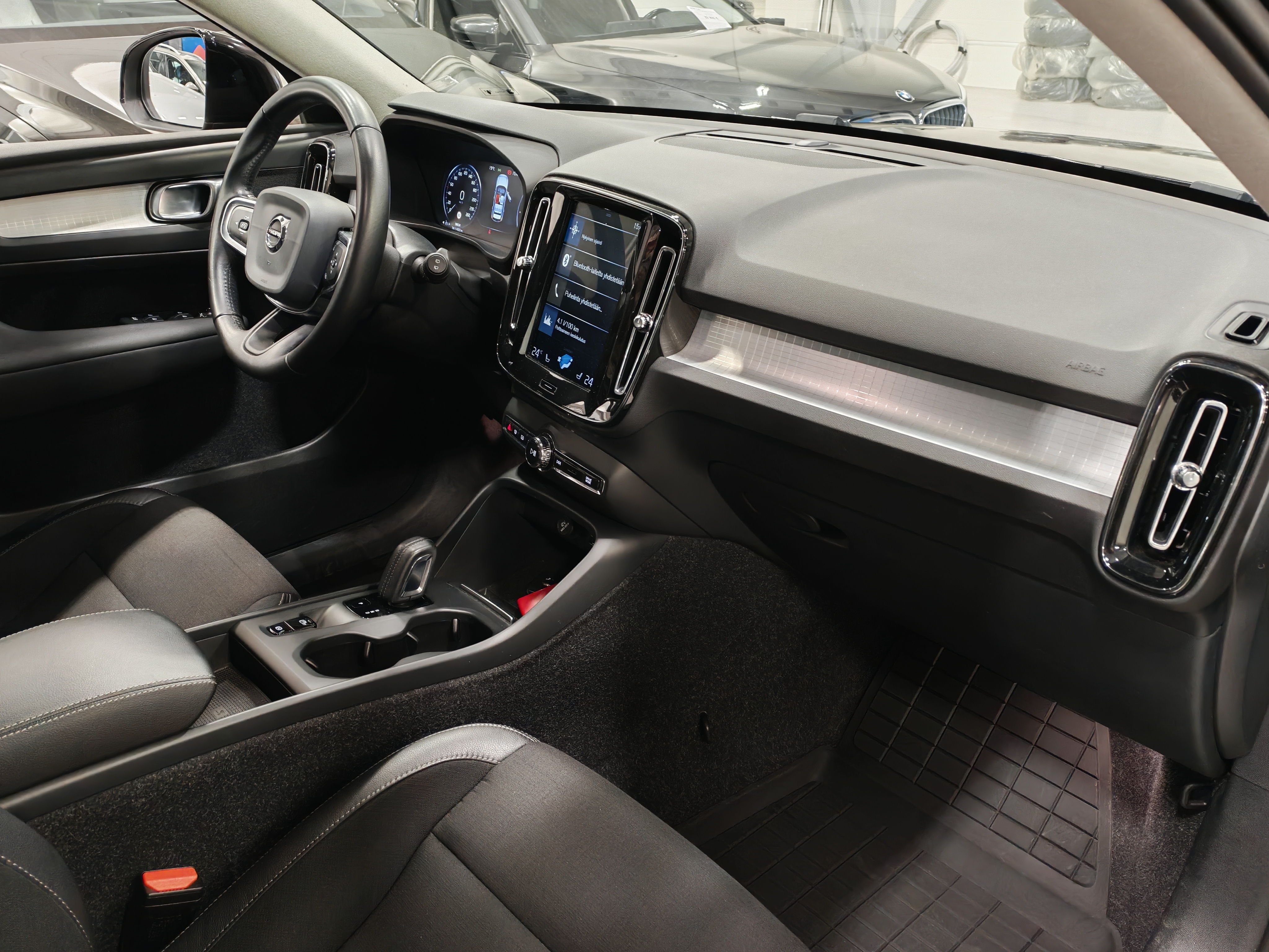 VOLVO XC40 2020