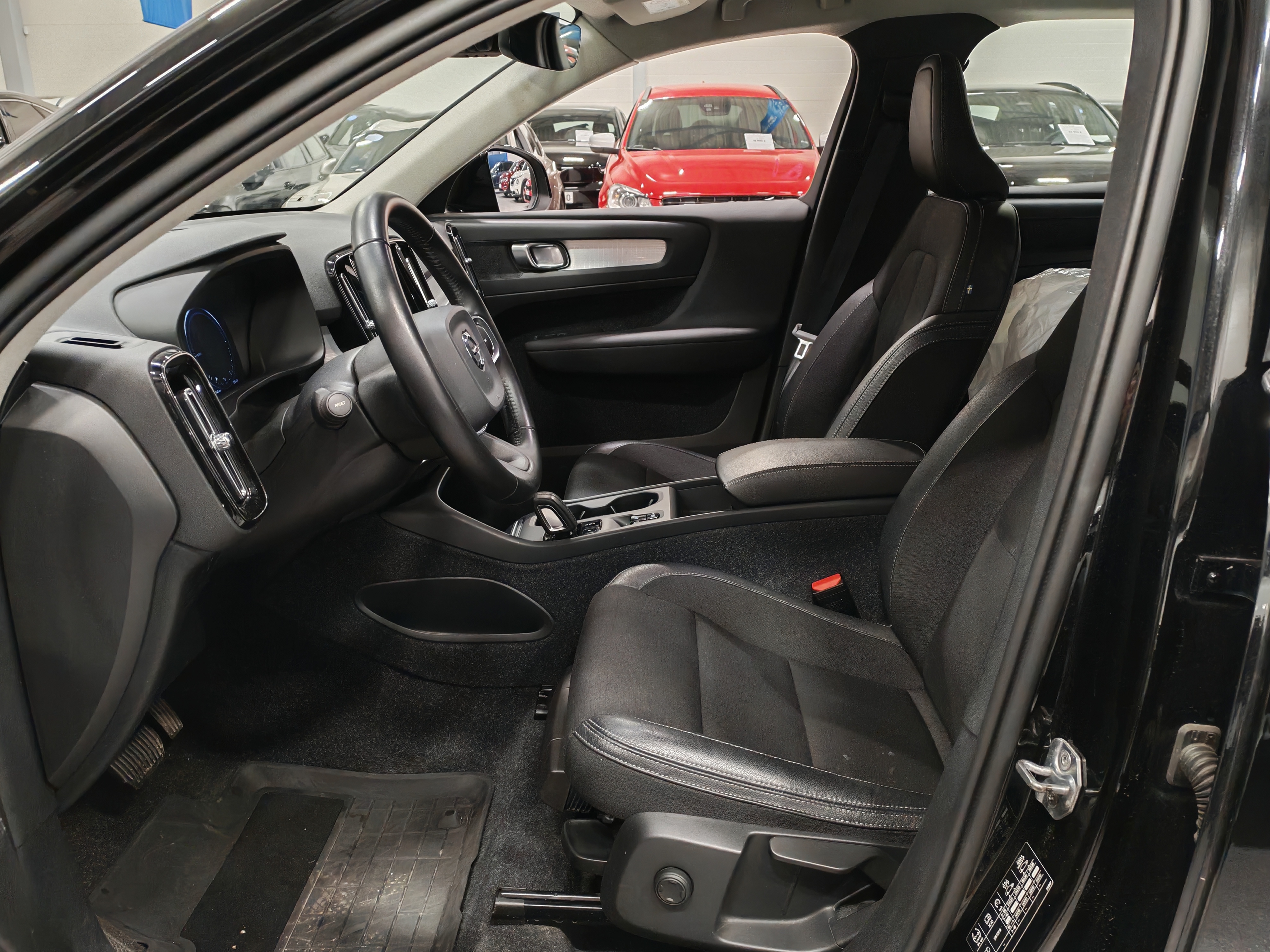 VOLVO XC40 2020