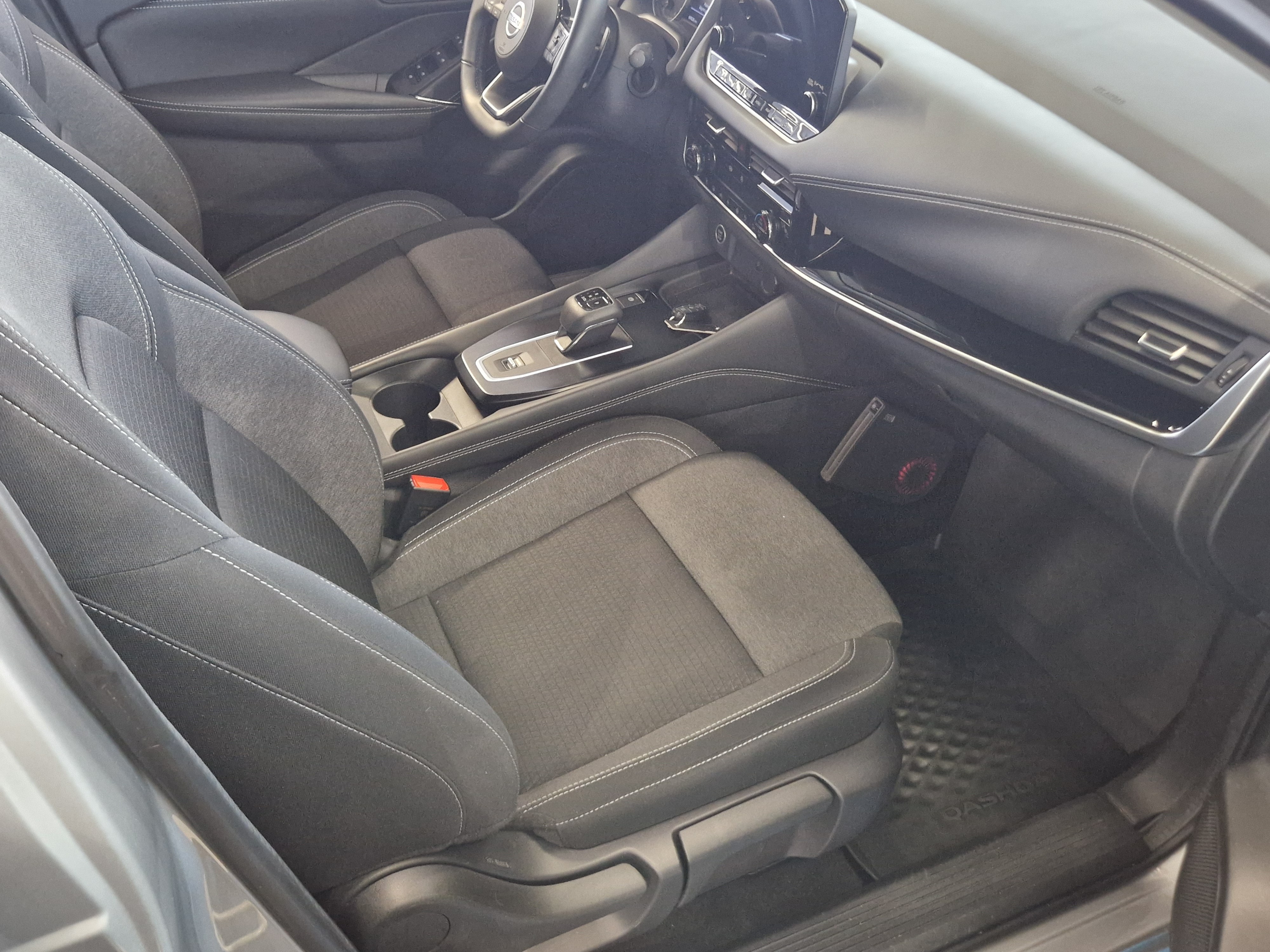 NISSAN Qashqai 2022